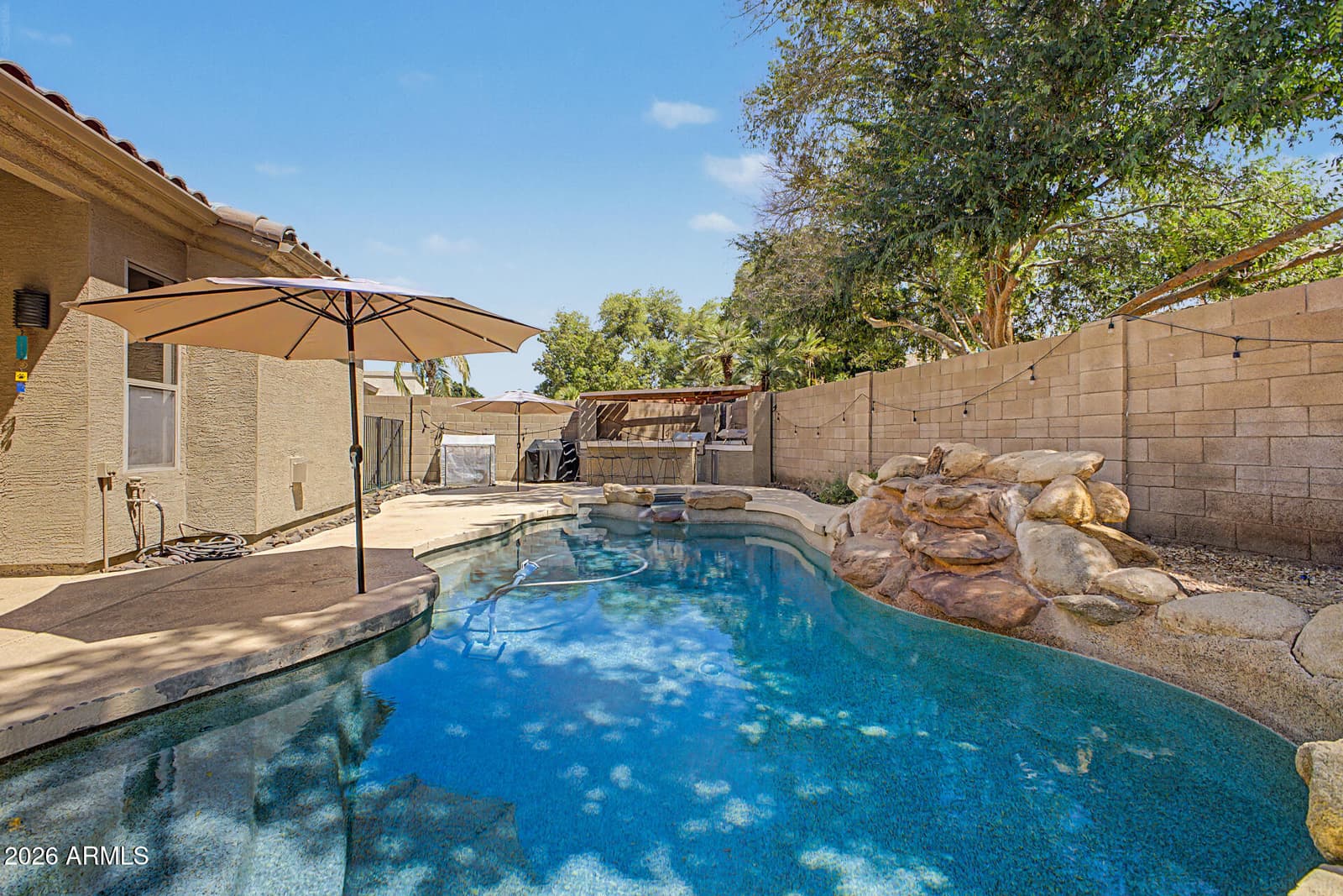 545 S LEMON Court, Gilbert, AZ 85296 — photo 18 of 41