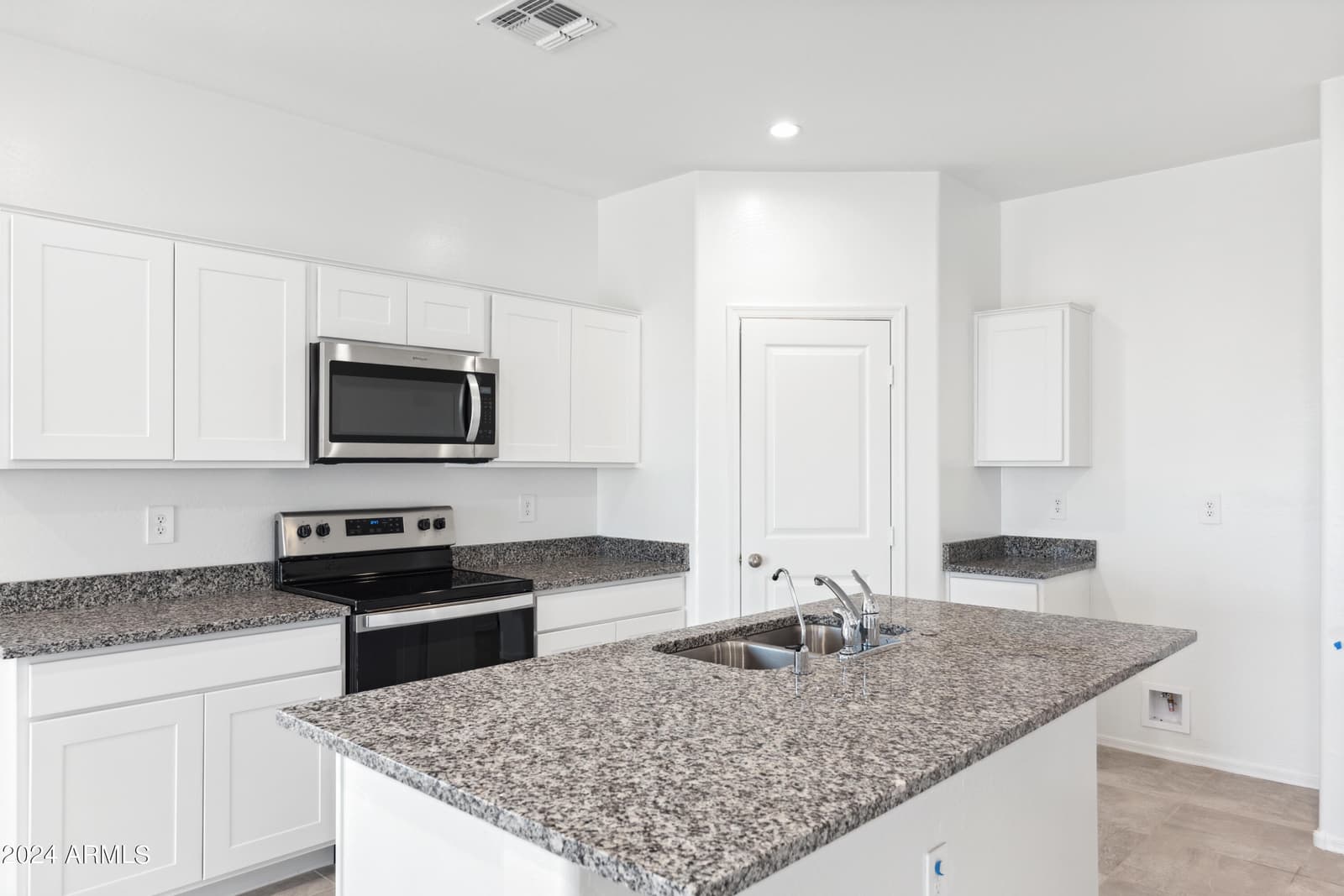 471 W KEATING Street, Florence, AZ 85132 — photo 4 of 29