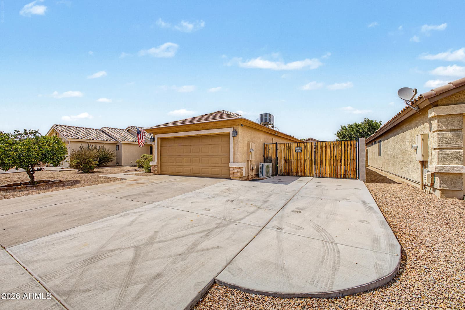 896 E GRAHAM Lane, Apache Junction, AZ 85119 — photo 2 of 28