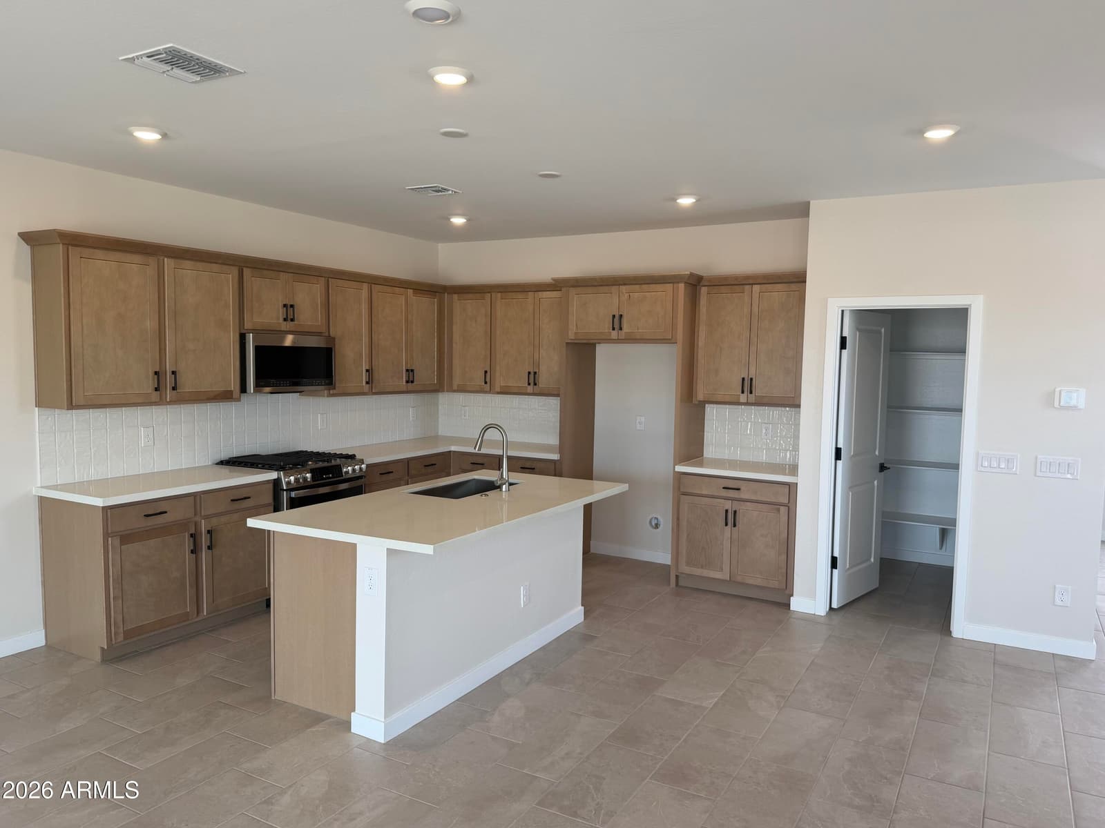 18262 W Lupine Avenue, Goodyear, AZ 85338 — photo 3 of 7
