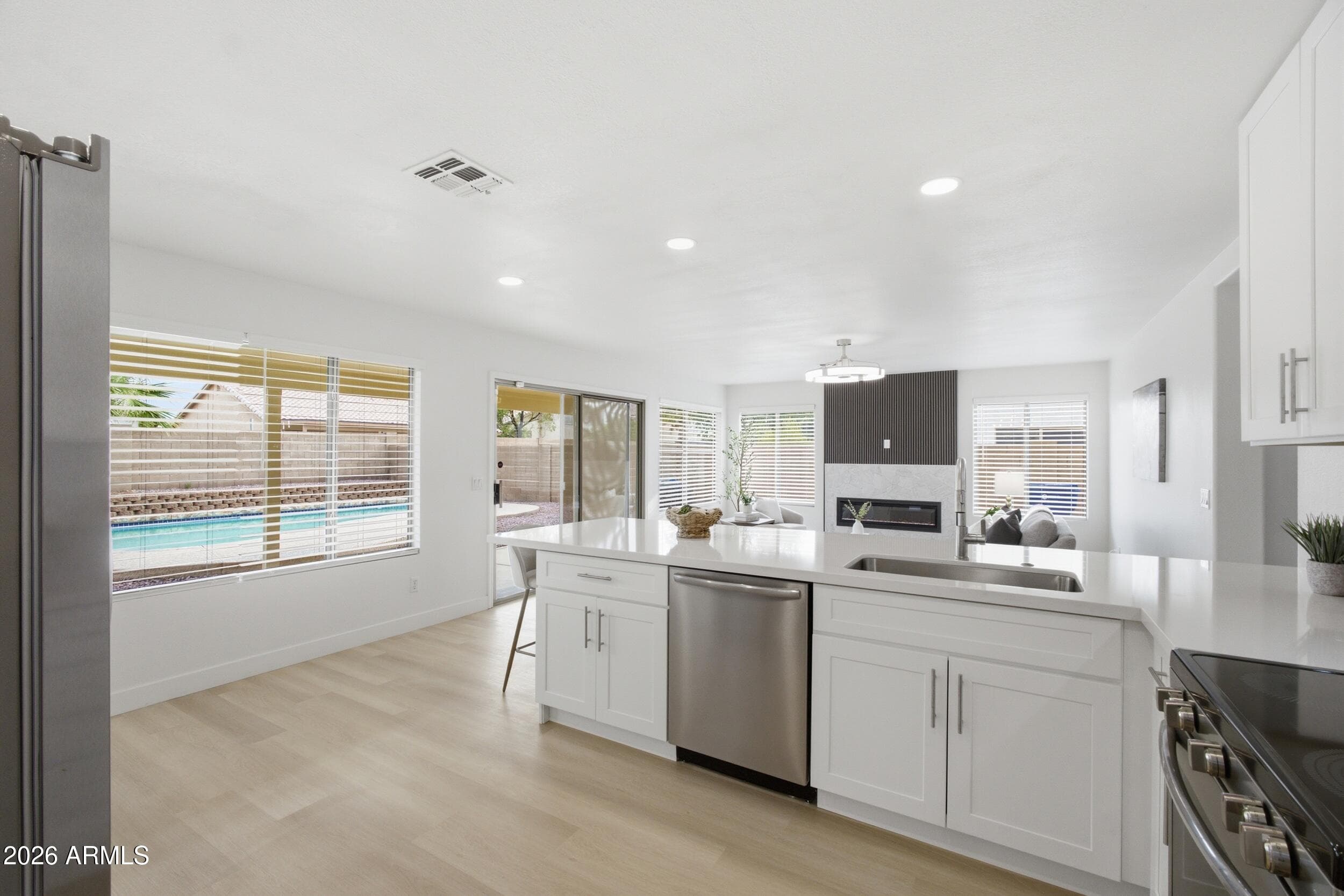 1403 W GOLDFINCH Way, Chandler, AZ 85286 — photo 17 of 59