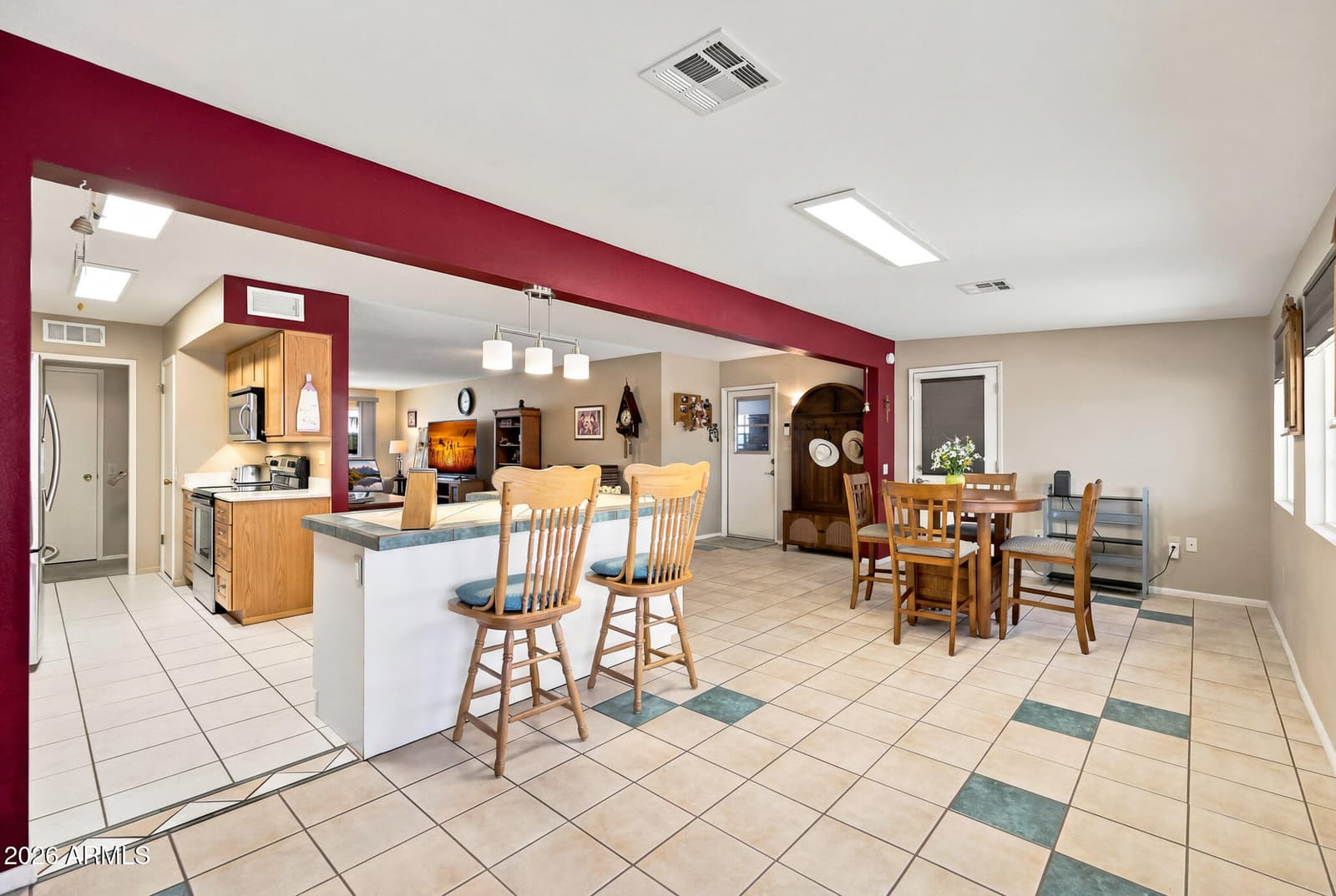 9810 W BLUE RIDGE Drive, Sun City, AZ 85351 — photo 4 of 28