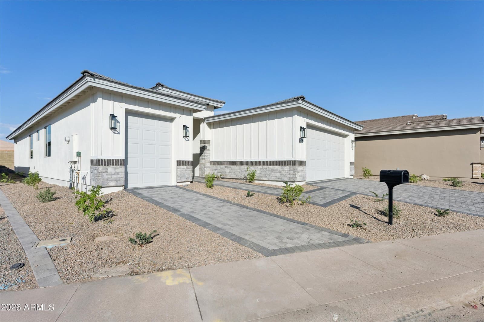 2301 N Shannon Way, Mesa, AZ 85215 — photo 4 of 28