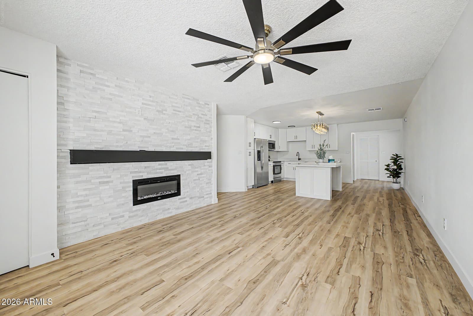 7202 W SHANGRI LA Road, Peoria, AZ 85345 — photo 5 of 23