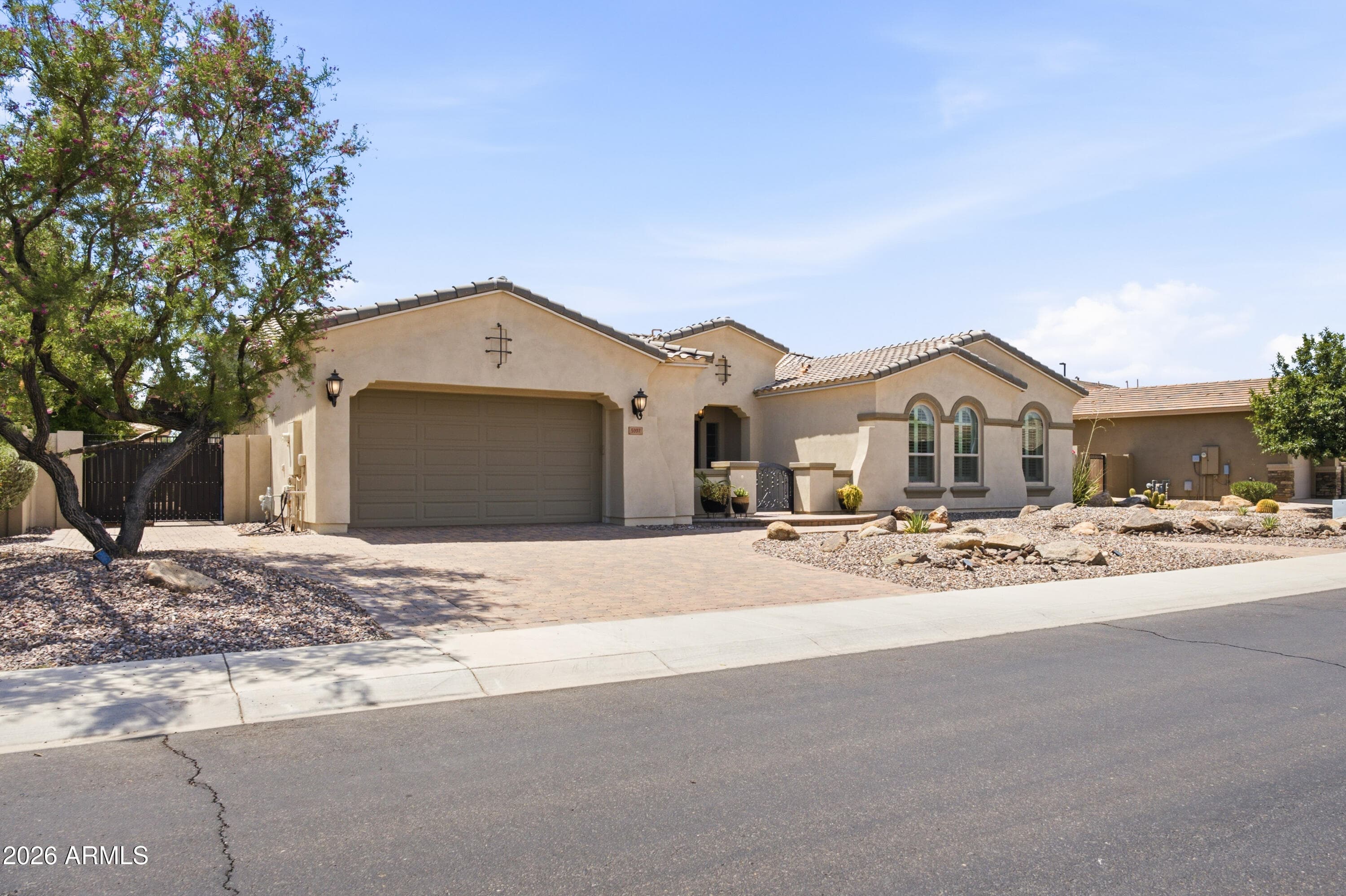 5097 S PONDEROSA Drive, Gilbert, AZ 85298 — photo 5 of 122