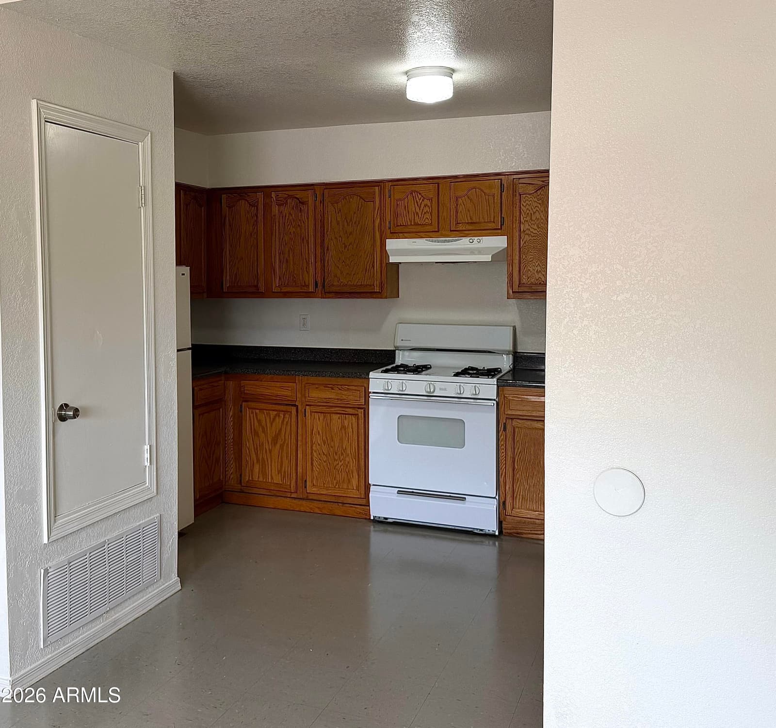 521 W OCOTILLO Street, Casa Grande, AZ 85122 — photo 5 of 25