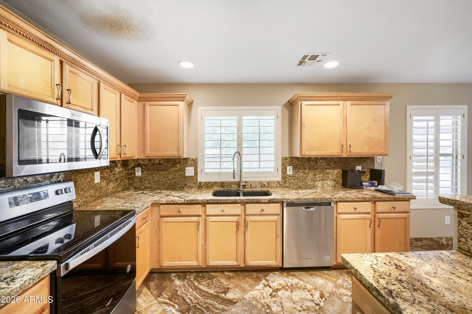 13383 W POST Drive, Surprise, AZ 85374 — photo 6 of 24