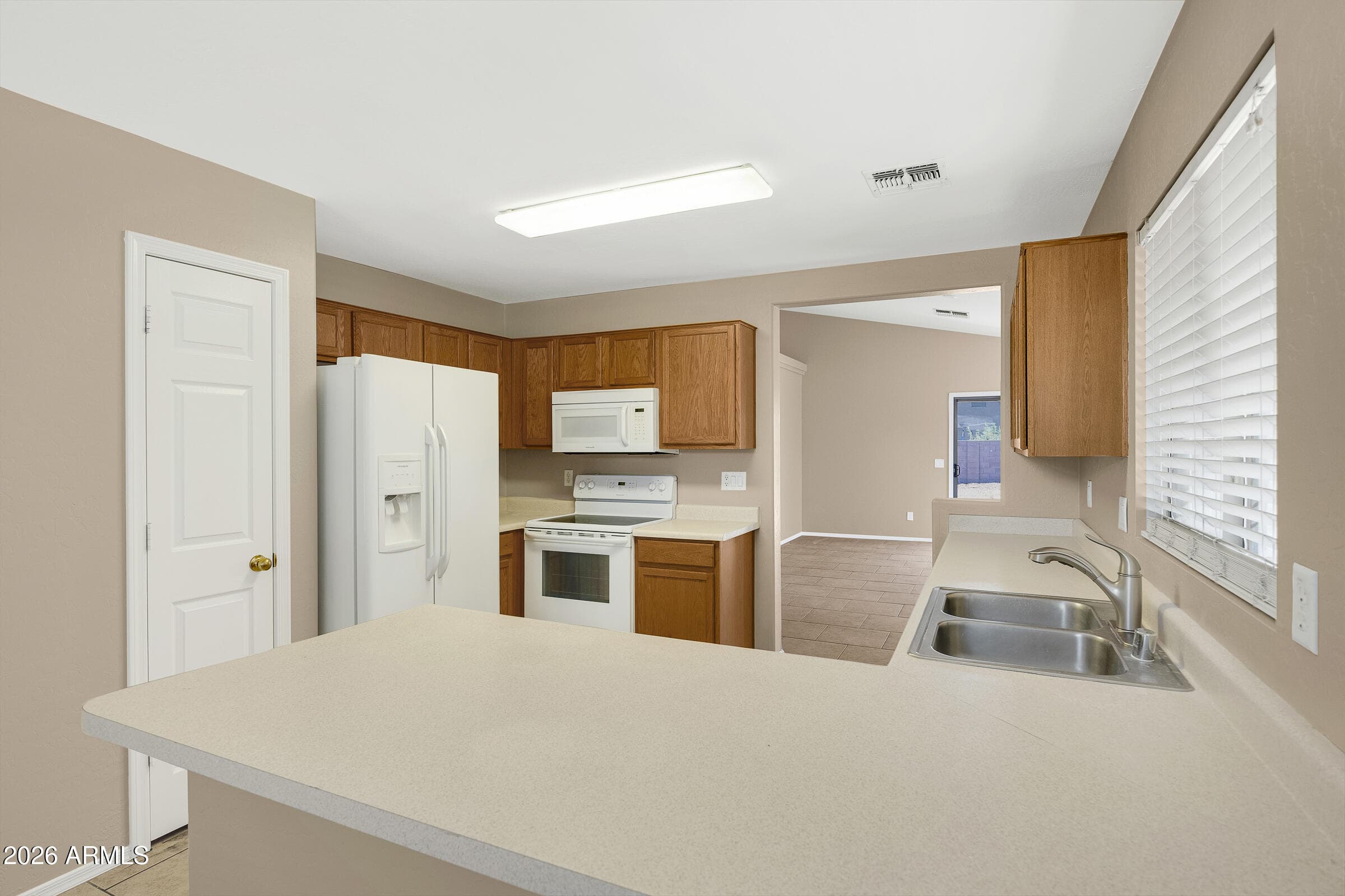 12531 W MAUNA LOA Lane, El Mirage, AZ 85335 — photo 10 of 27