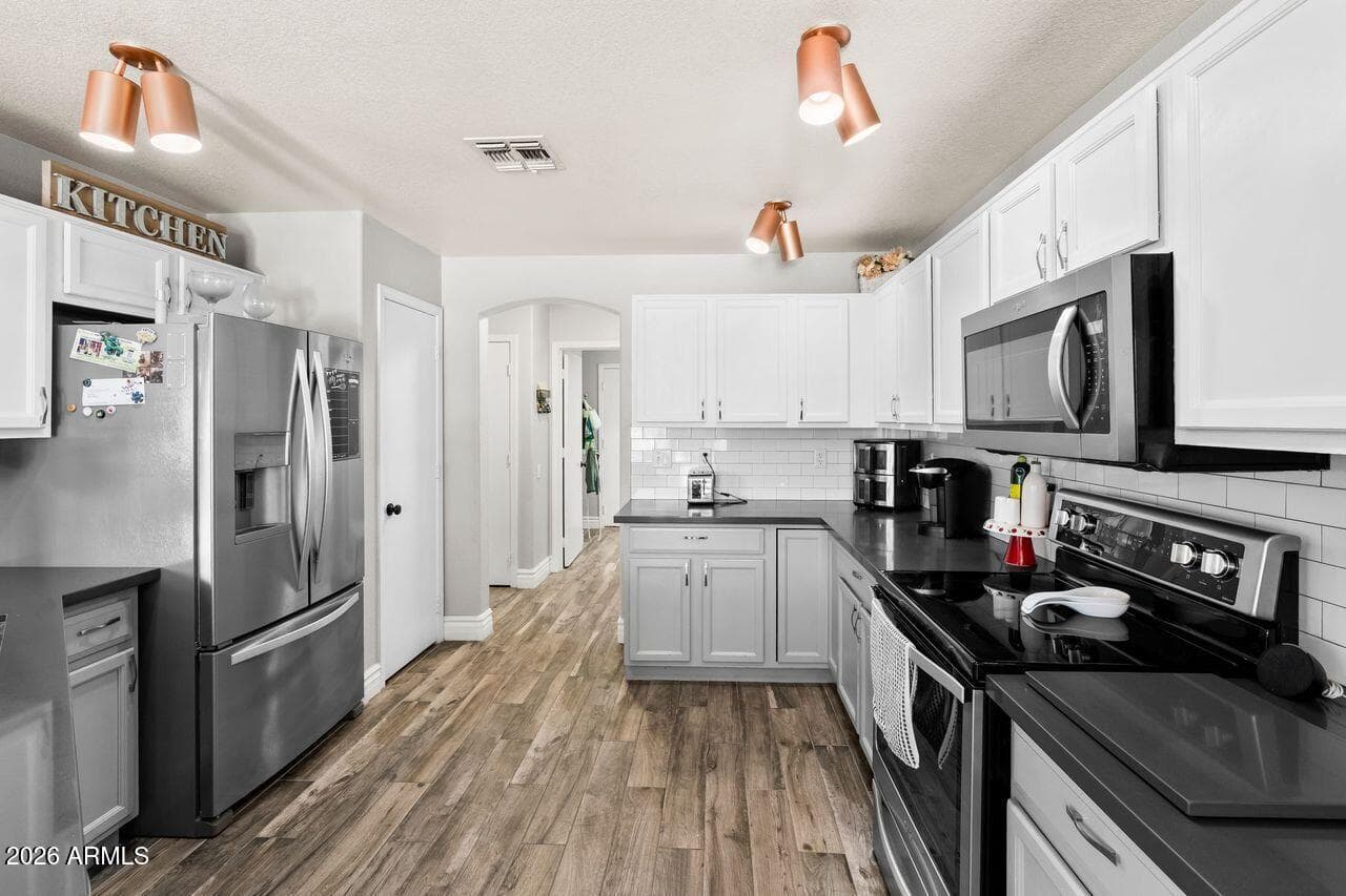 8707 E NATAL Avenue, Mesa, AZ 85209 — photo 9 of 27
