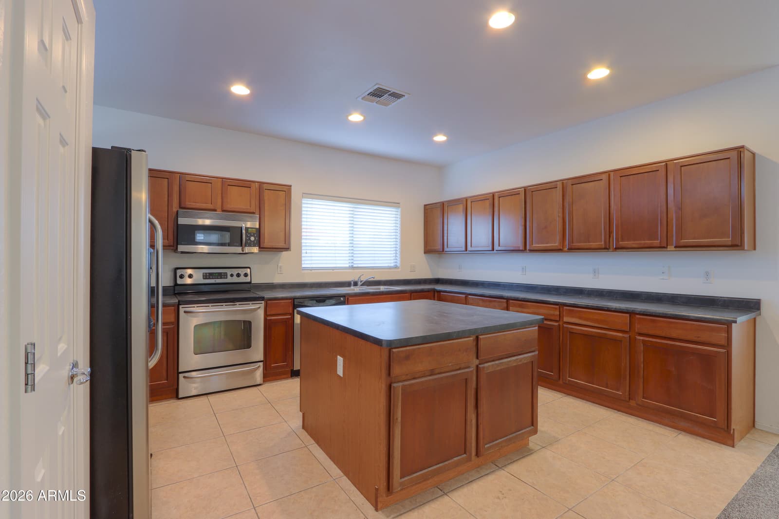 177 W Atlantic Drive, Casa Grande, AZ 85122 — photo 9 of 28