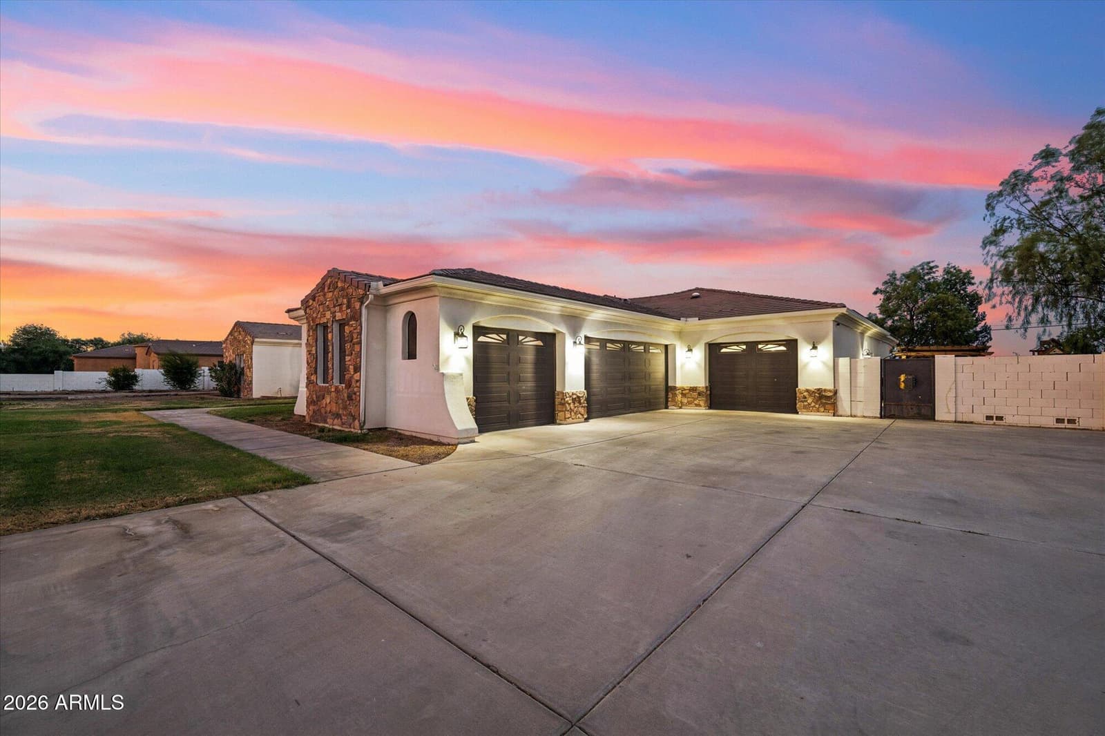 6905 S 219th Drive, Buckeye, AZ 85326 — photo 8 of 84