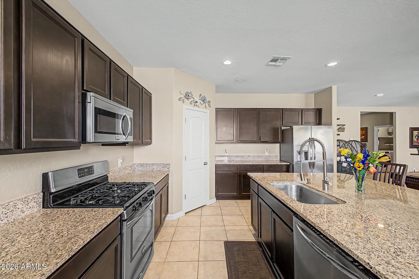 30590 W WHITTON Avenue, Buckeye, AZ 85396 — photo 12 of 38