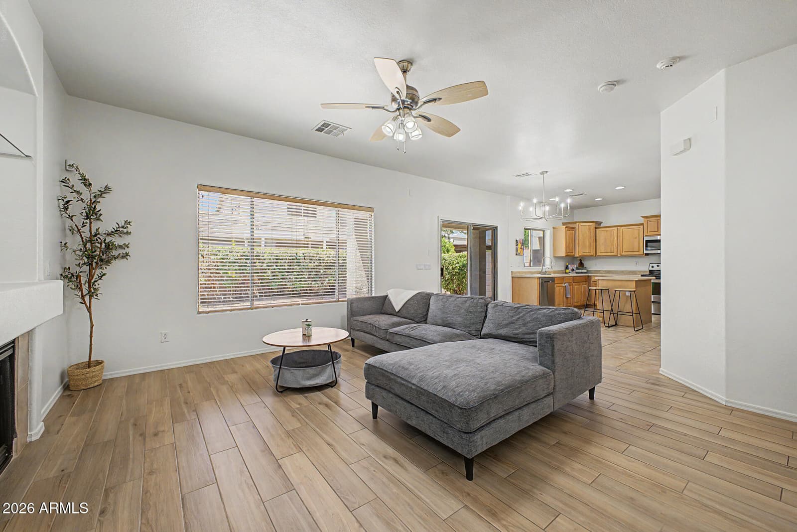 1050 E REDWOOD Drive, Chandler, AZ 85286 — photo 4 of 36