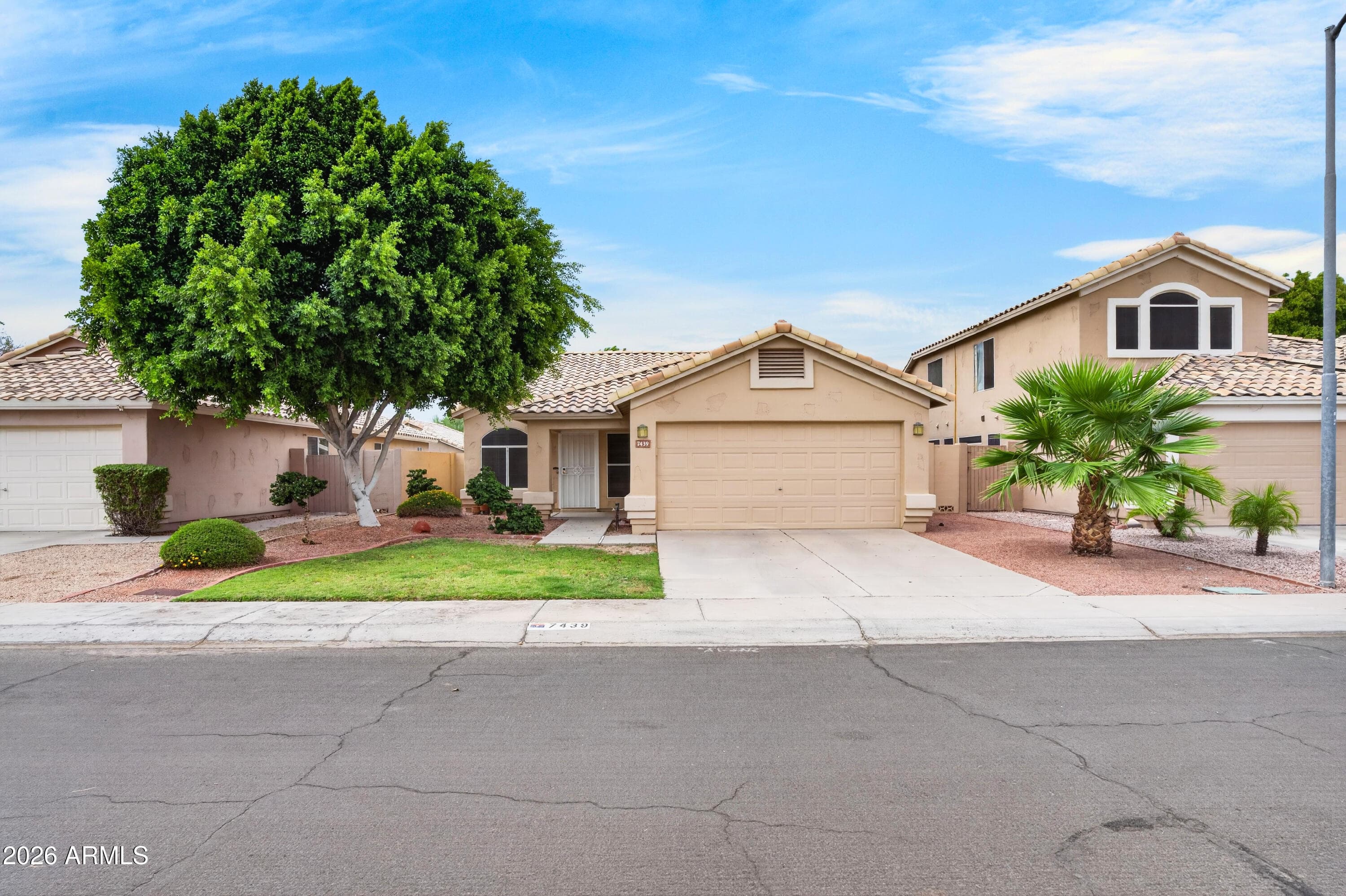 7439 W LOUISE Drive, Glendale, AZ 85310