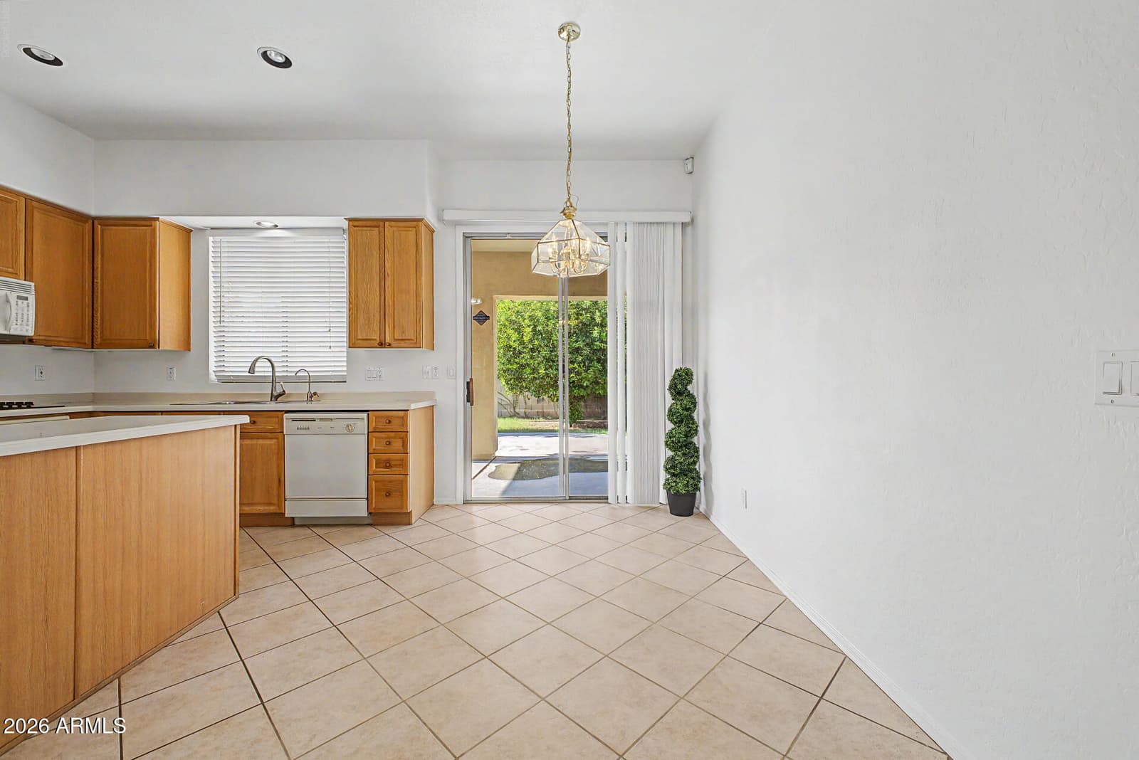 616 E KRISTA Way, Tempe, AZ 85284 — photo 31 of 68