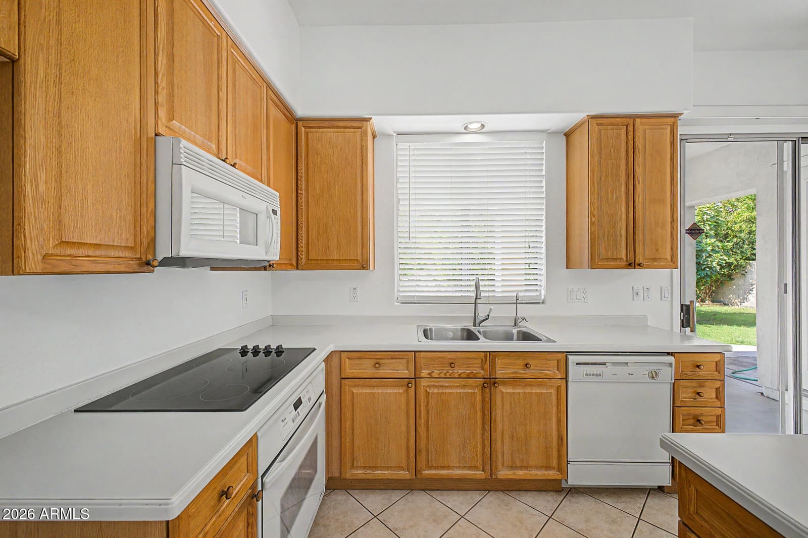 616 E KRISTA Way, Tempe, AZ 85284 — photo 36 of 68