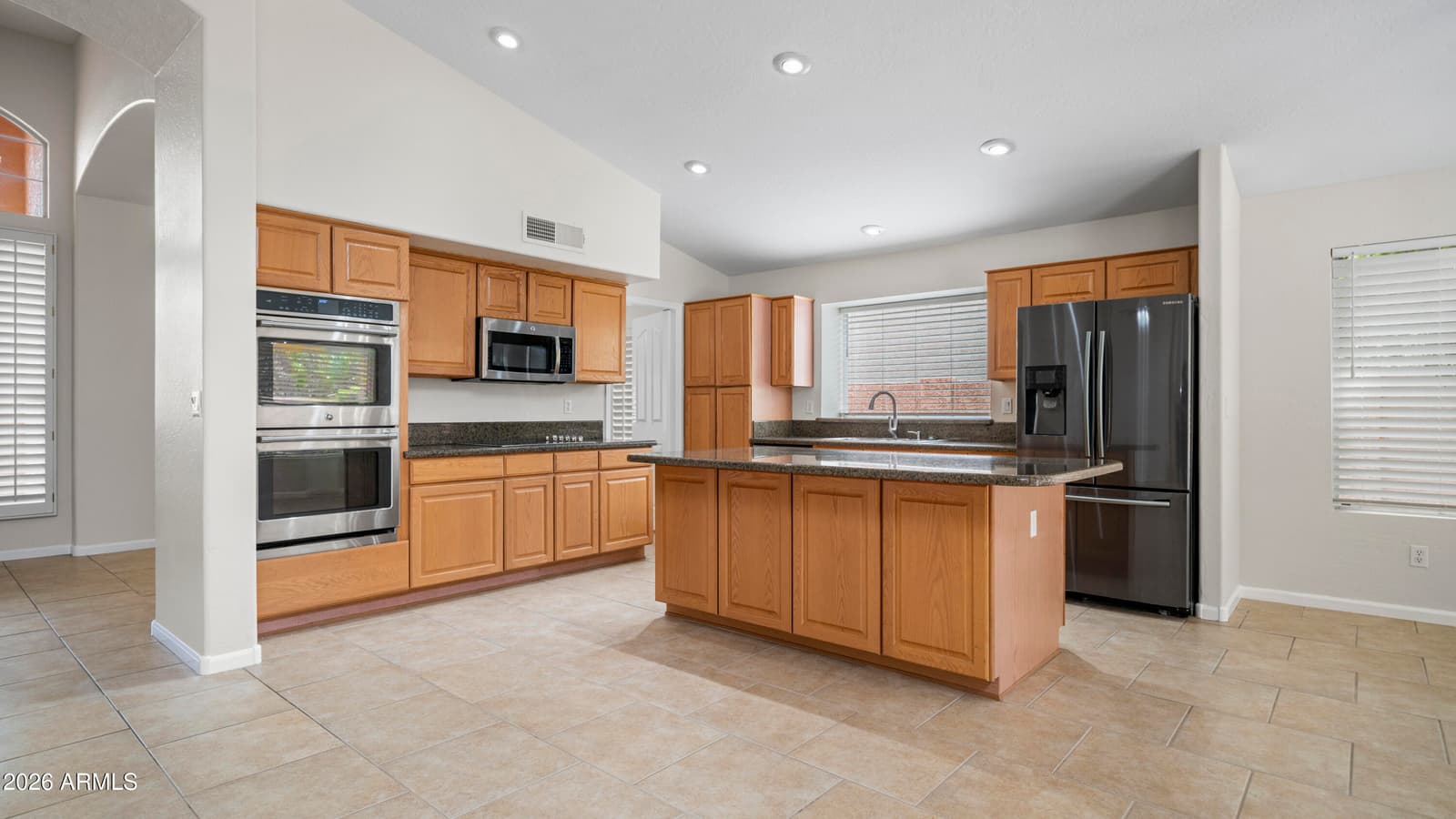 1359 W LARONA Lane, Tempe, AZ 85284 — photo 5 of 83