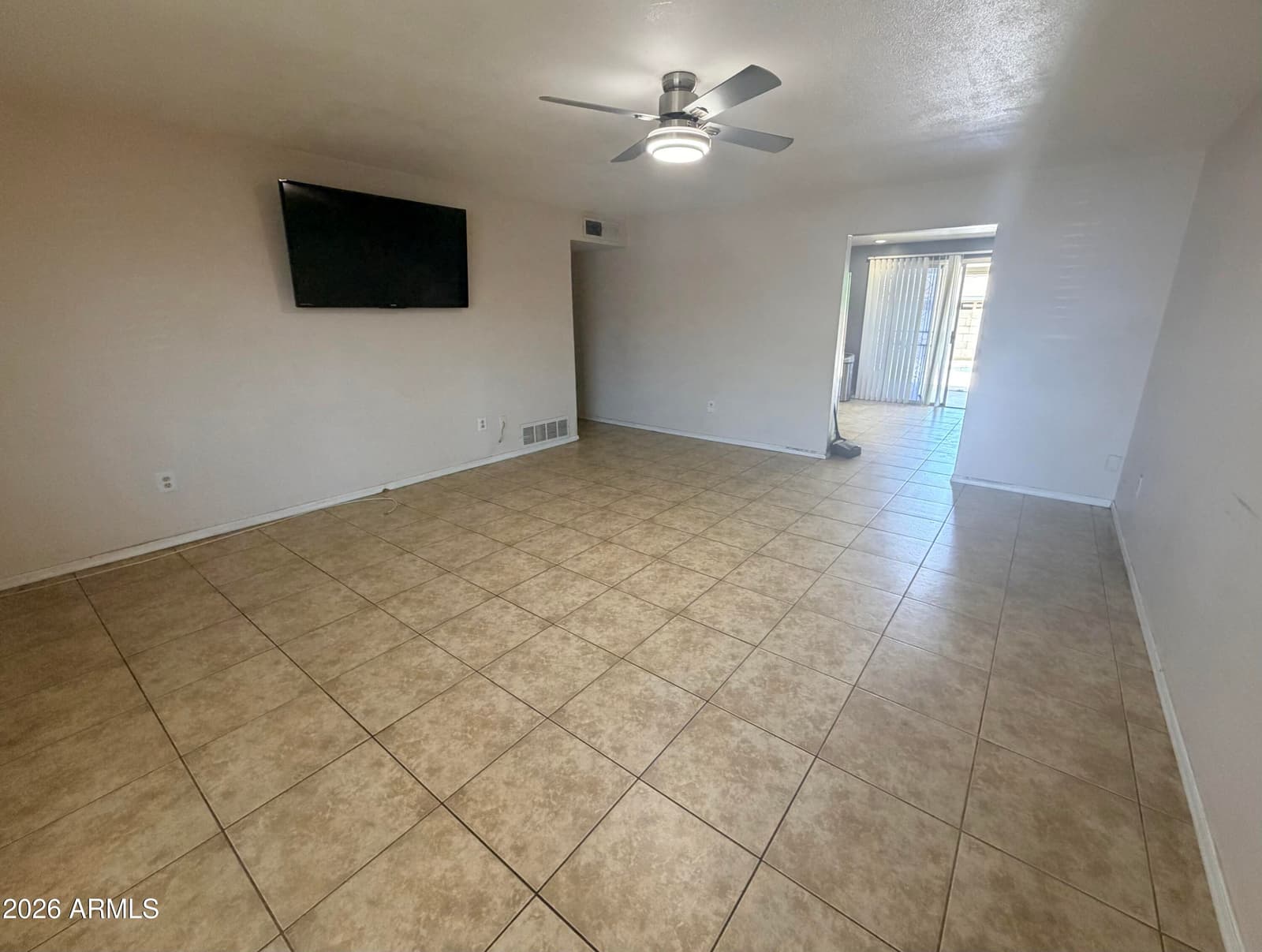 2008 N 55TH Avenue, Phoenix, AZ 85035 — photo 5 of 19