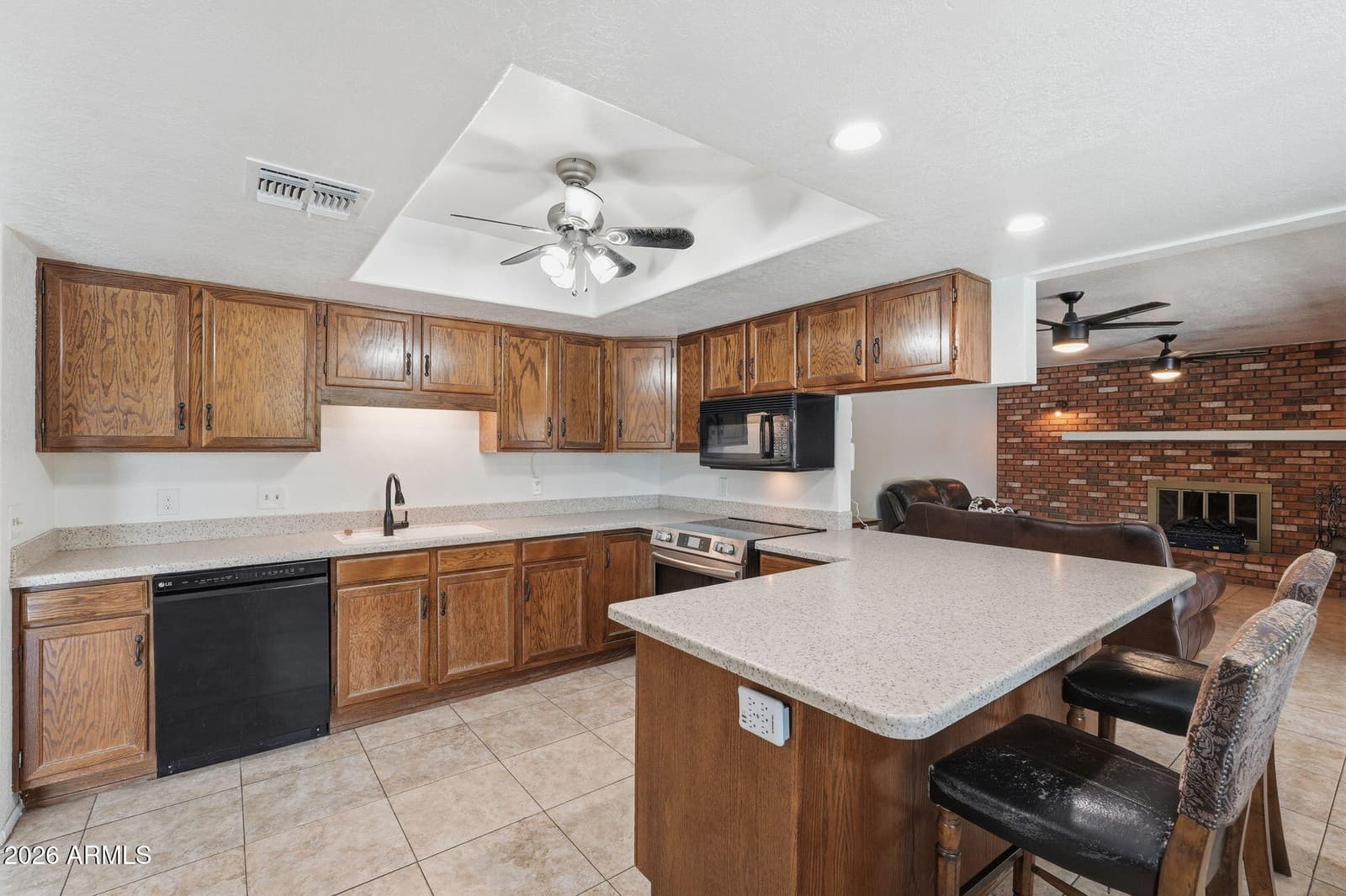 846 N WHITING Circle, Mesa, AZ 85213 — photo 2 of 45