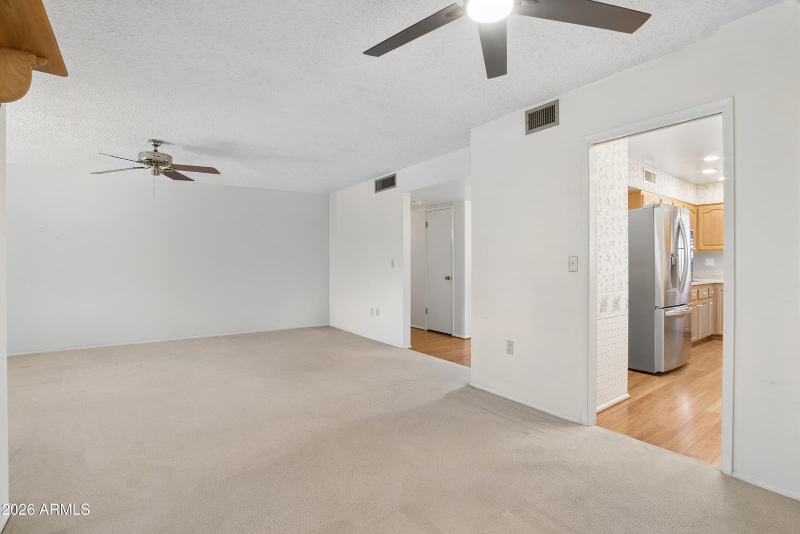 10906 W ROUNDELAY Circle S, Sun City, AZ 85351 — photo 12 of 40
