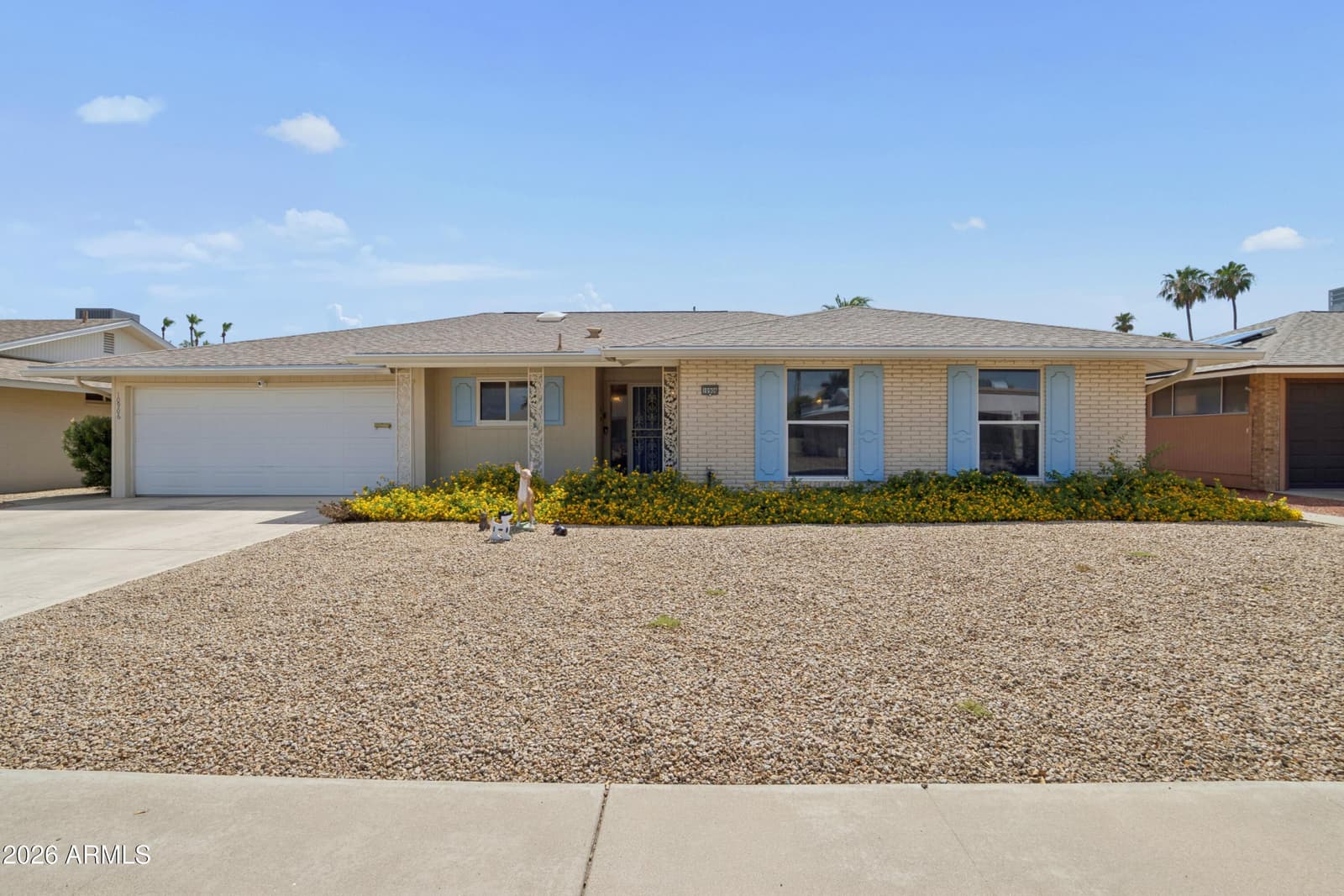 10906 W ROUNDELAY Circle S, Sun City, AZ 85351 — photo 1 of 40