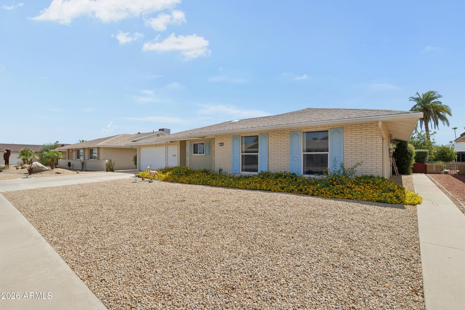 10906 W ROUNDELAY Circle S, Sun City, AZ 85351 — photo 3 of 40