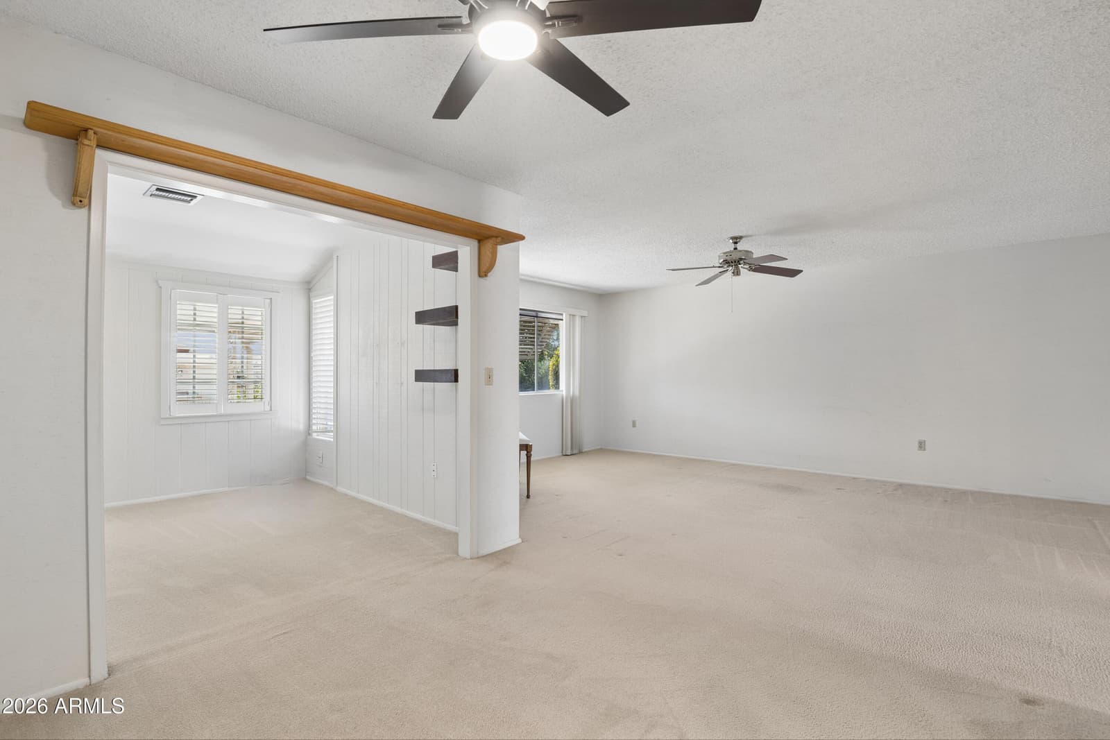 10906 W ROUNDELAY Circle S, Sun City, AZ 85351 — photo 11 of 40