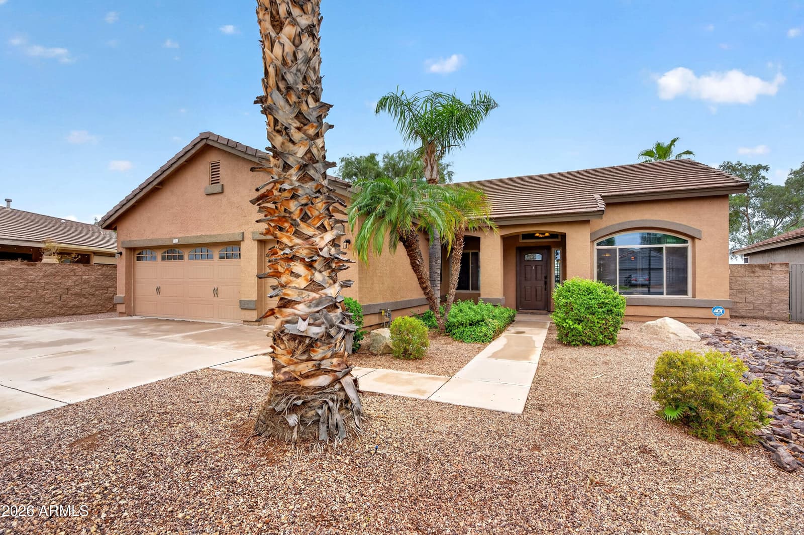 984 S WESTERN SKIES Drive, Gilbert, AZ 85296 — photo 2 of 37