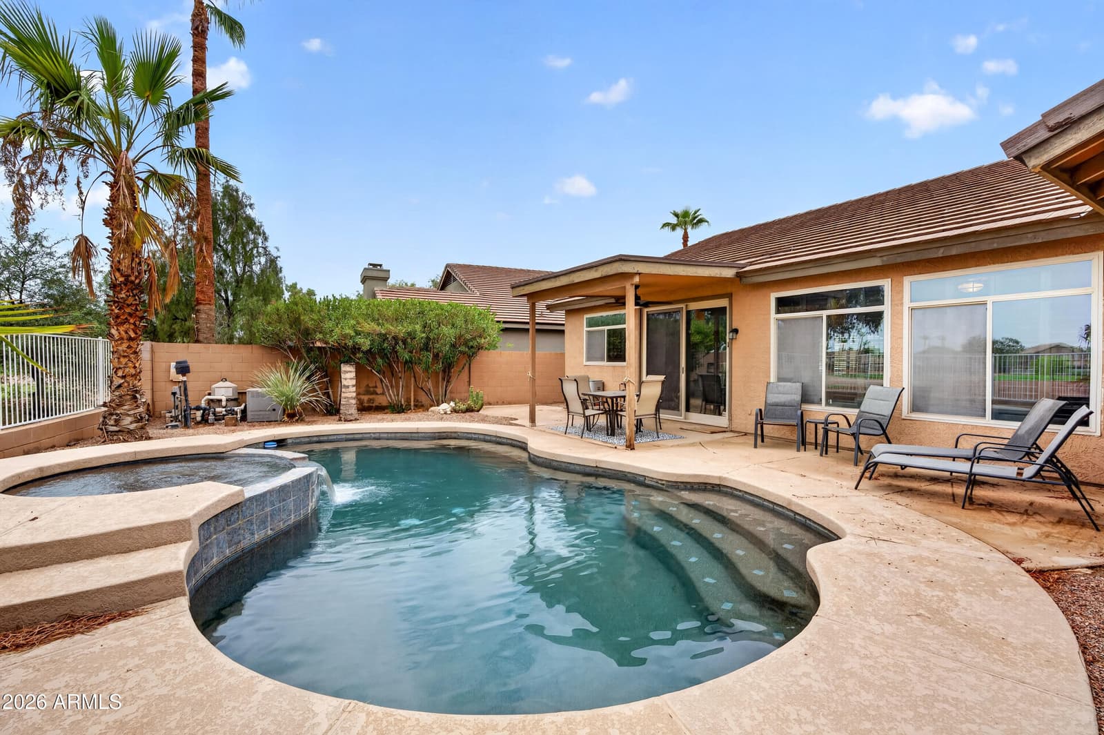 984 S WESTERN SKIES Drive, Gilbert, AZ 85296 — photo 30 of 37