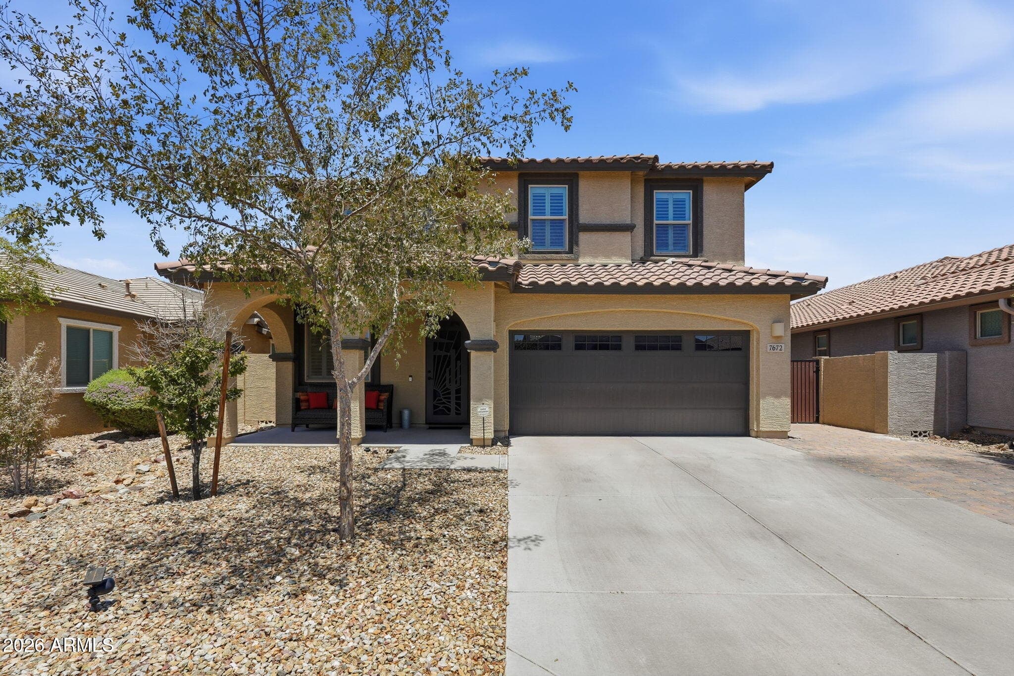 7672 W FETLOCK Trail, Peoria, AZ 85383 — photo 10 of 61