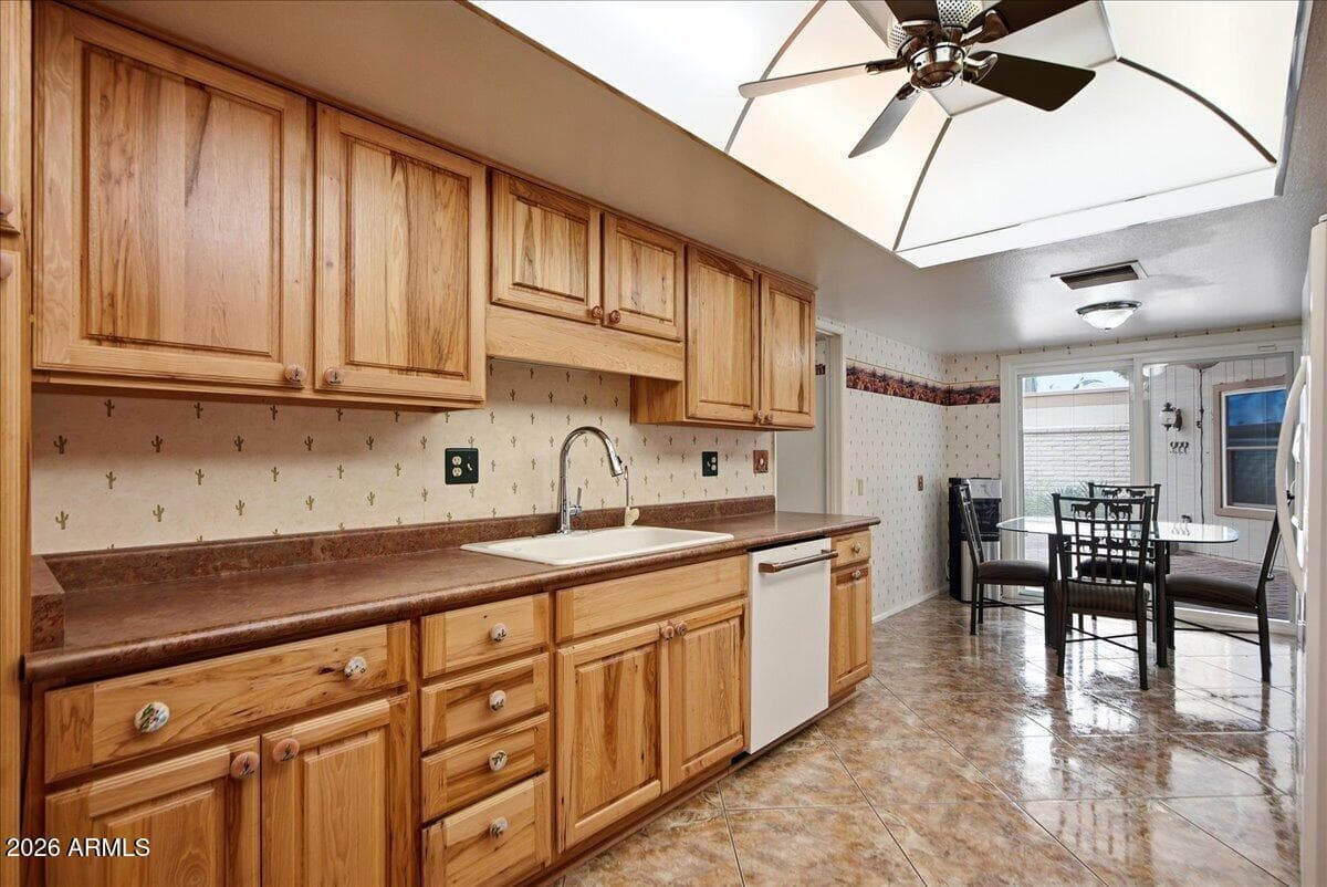 13845 N 108TH Drive, Sun City, AZ 85351 — photo 4 of 39
