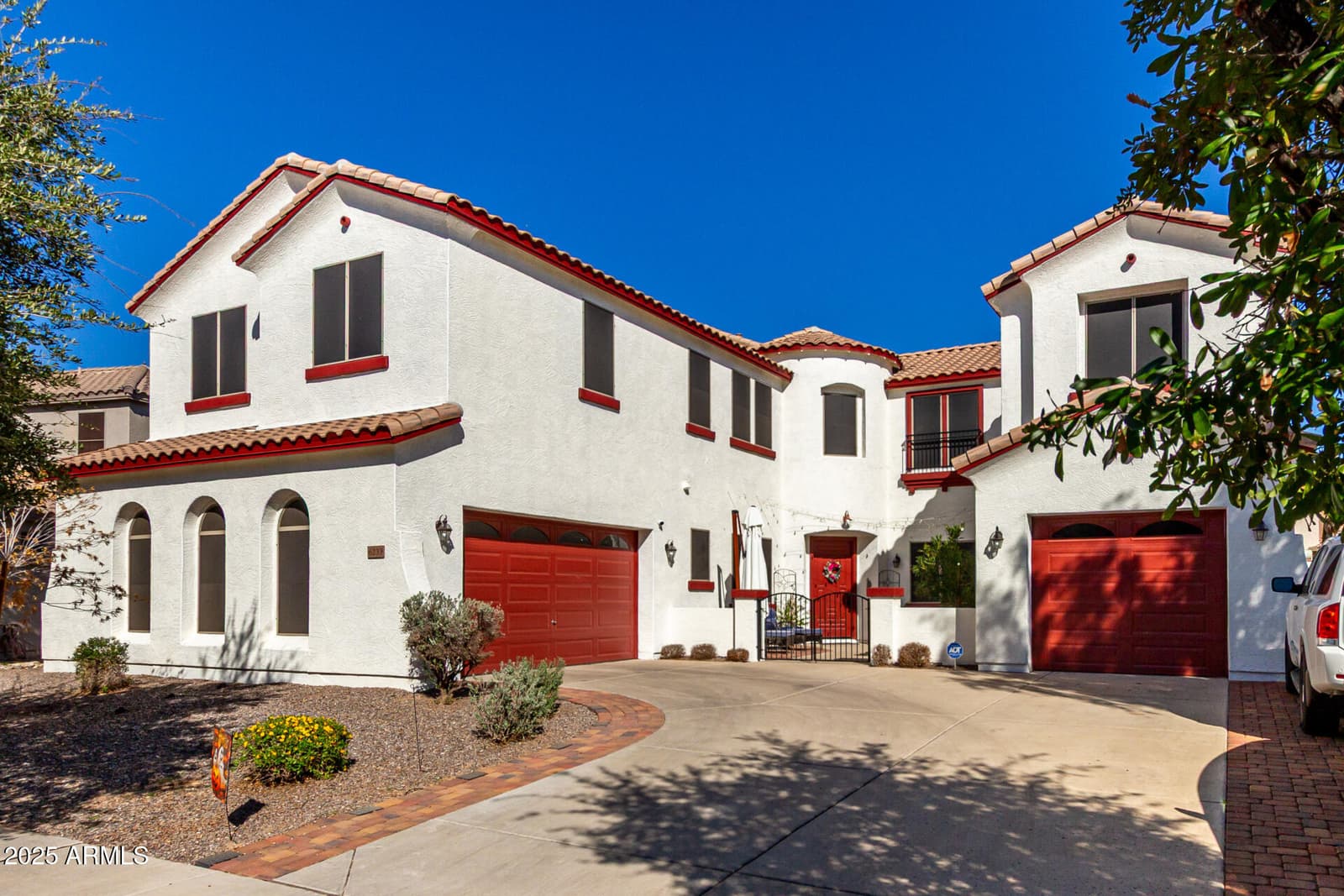 6233 S ROCHESTER Drive, Gilbert, AZ 85298 — photo 4 of 59
