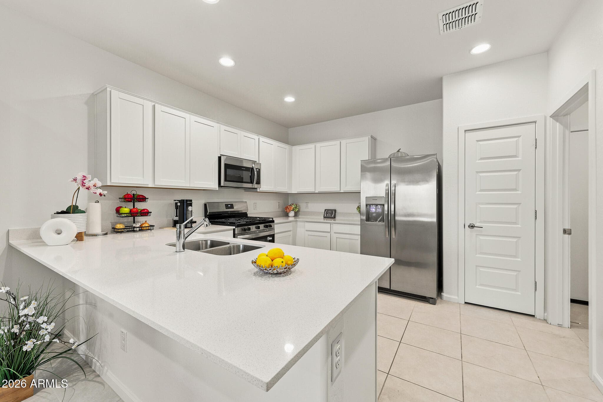 17310 W SMOKETREE Drive, Surprise, AZ 85387 — photo 7 of 47