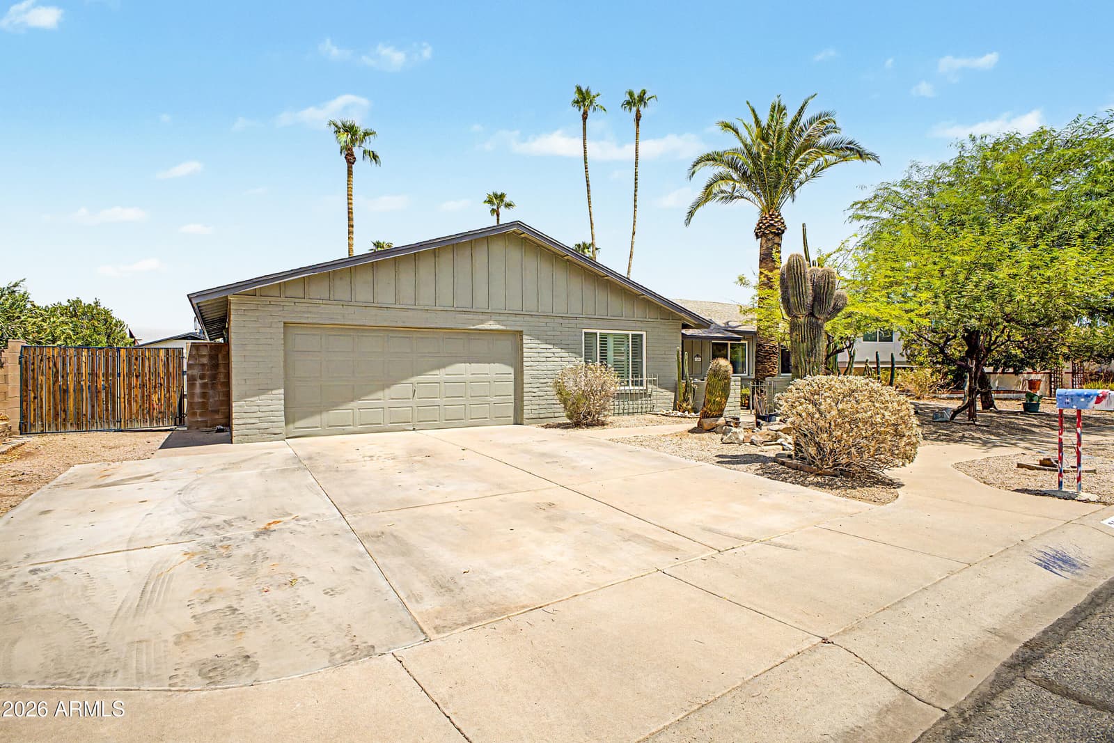 2642 W JUANITA Circle, Mesa, AZ 85202 — photo 3 of 28