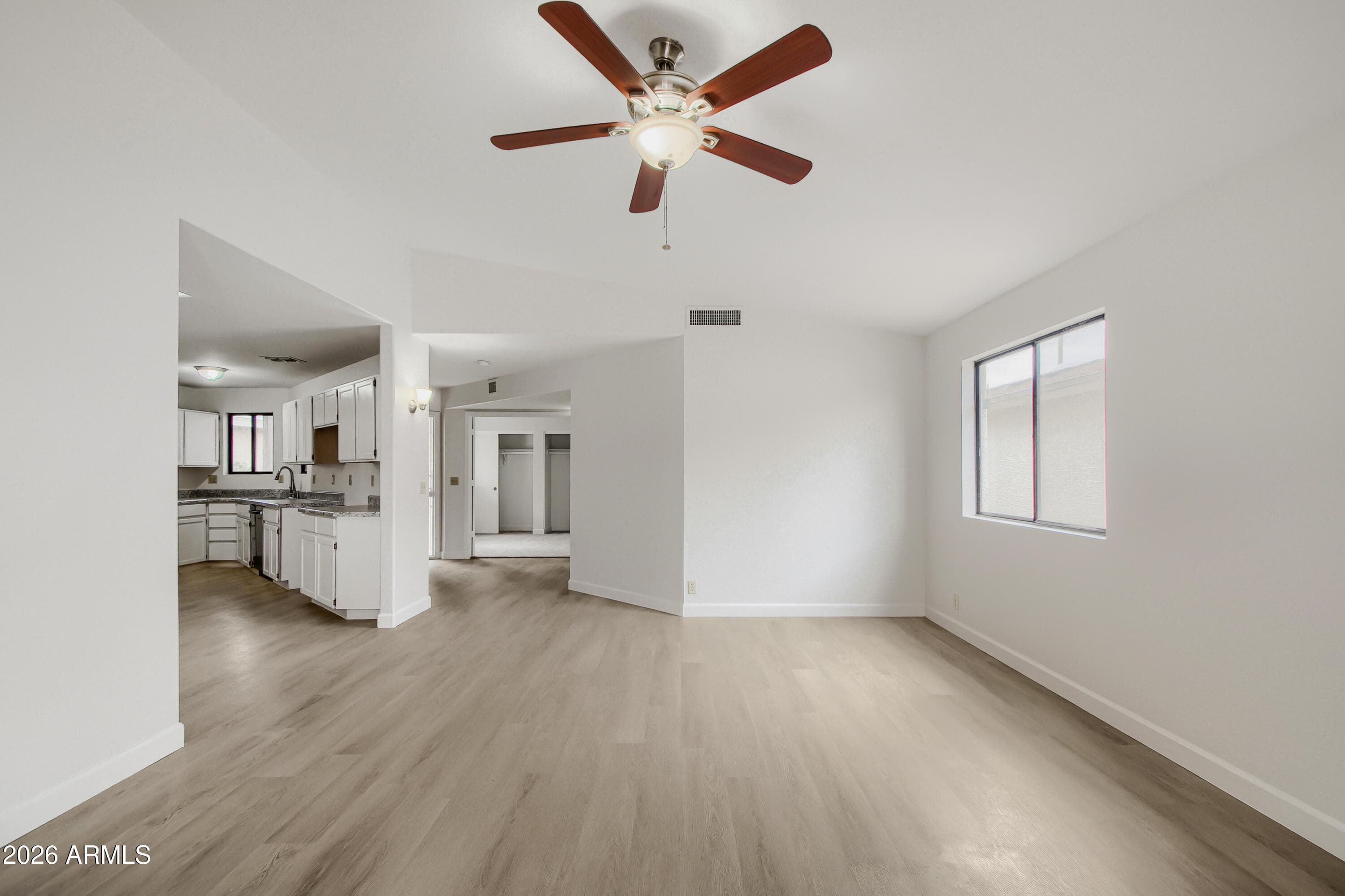 11140 N 82ND Drive, Peoria, AZ 85345 — photo 6 of 18