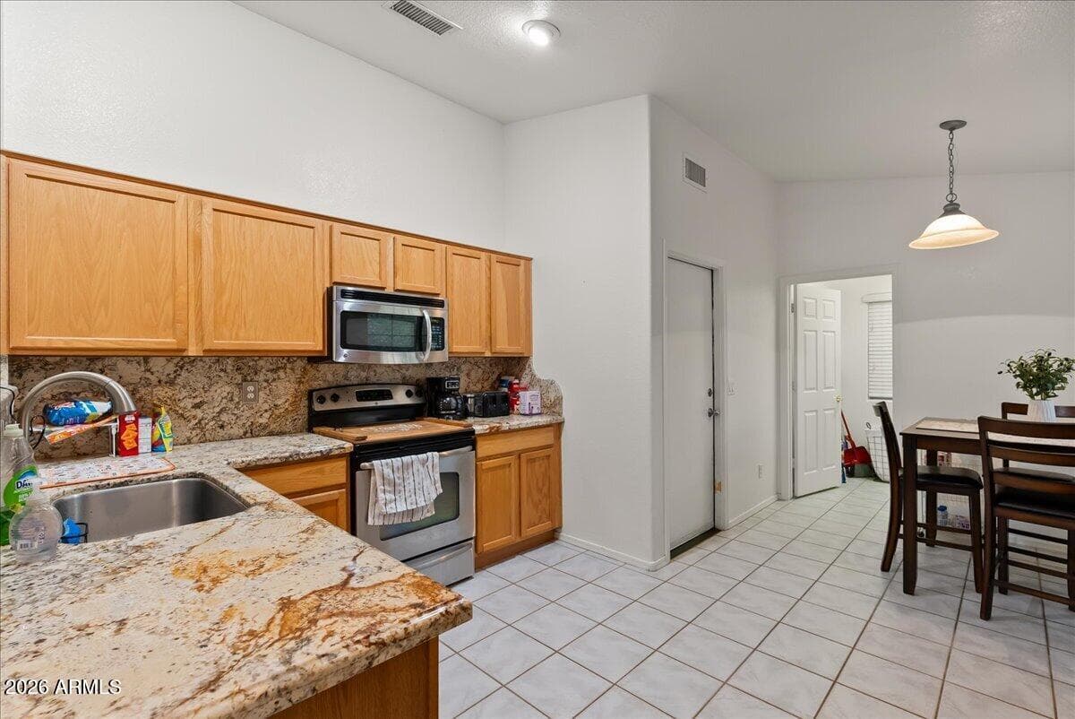 12063 S 174TH Avenue, Goodyear, AZ 85338 — photo 4 of 13