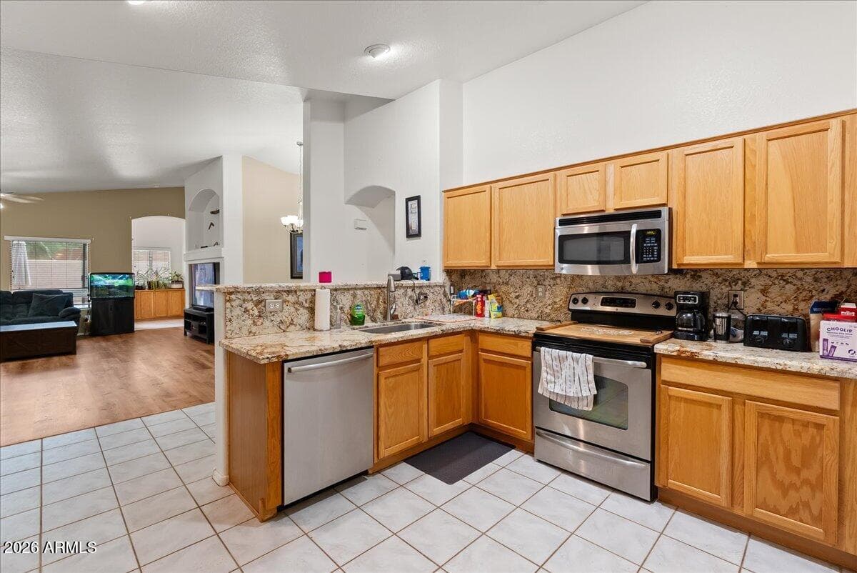 12063 S 174TH Avenue, Goodyear, AZ 85338 — photo 5 of 13