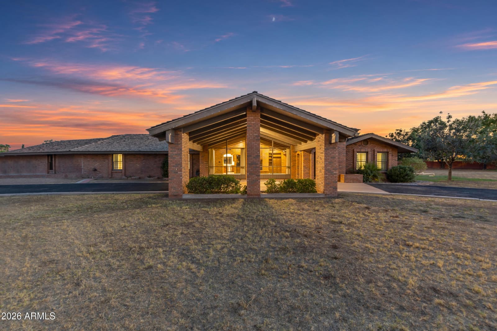 1821 E ELLIOT Road, Gilbert, AZ 85234 — photo 5 of 113