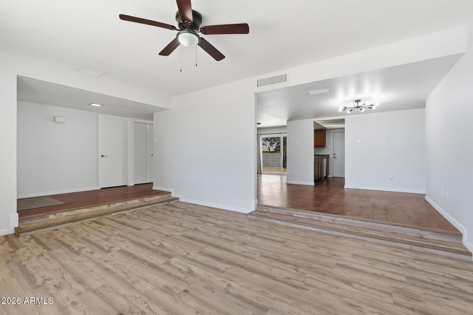 5312 W BECK Lane, Glendale, AZ 85306 — photo 12 of 43