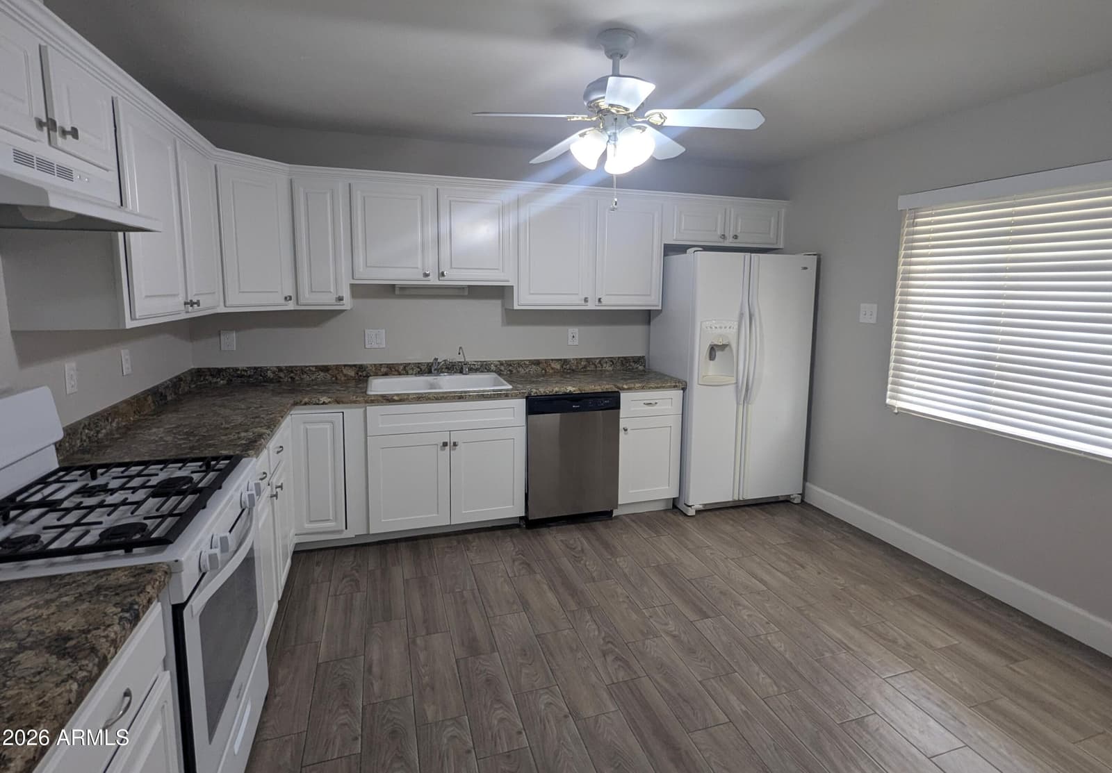 8127 E MITCHELL Drive, Scottsdale, AZ 85251 — photo 6 of 22