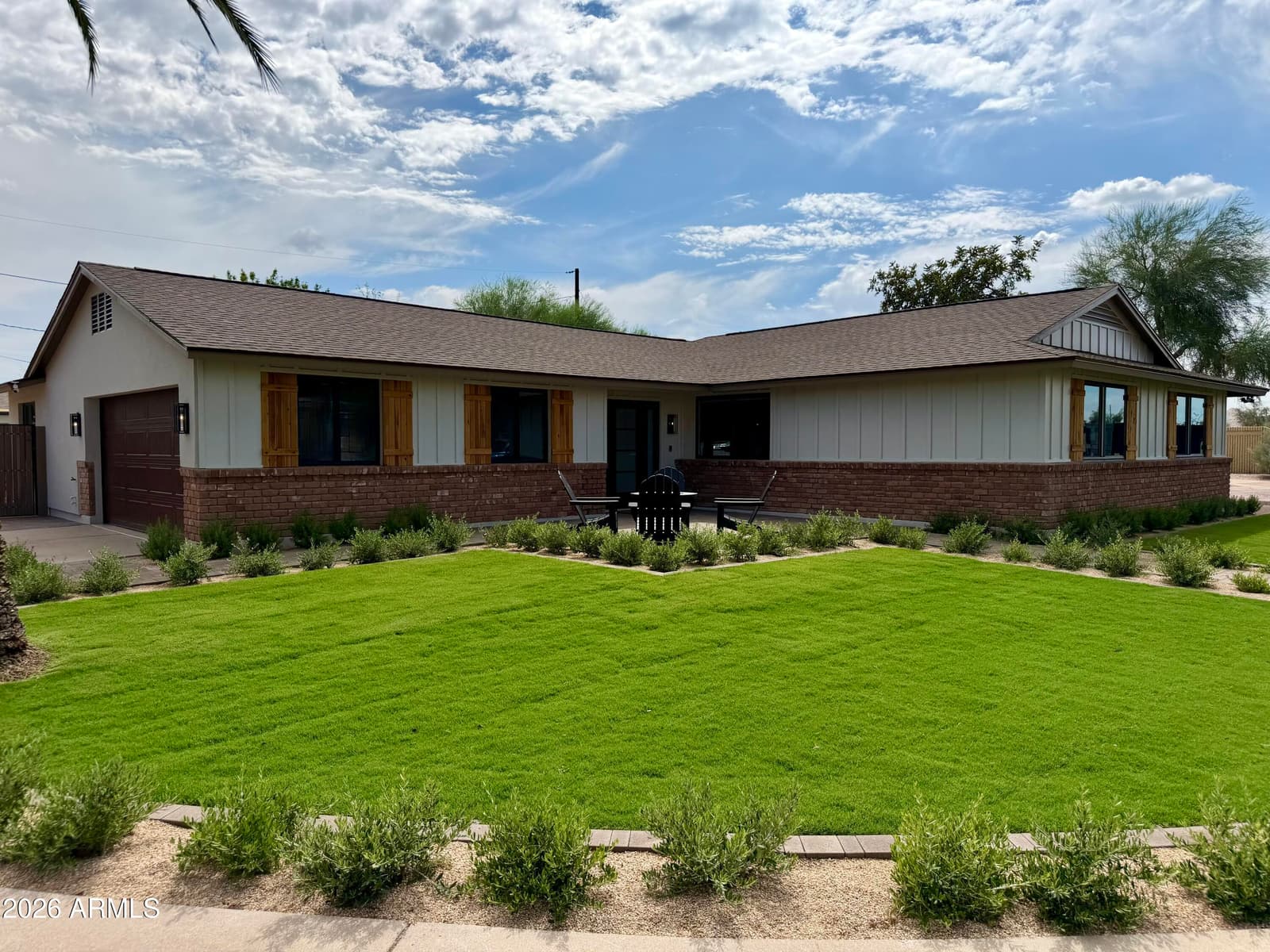 3341 E COCHISE Drive, Phoenix, AZ 85028 — photo 2 of 46