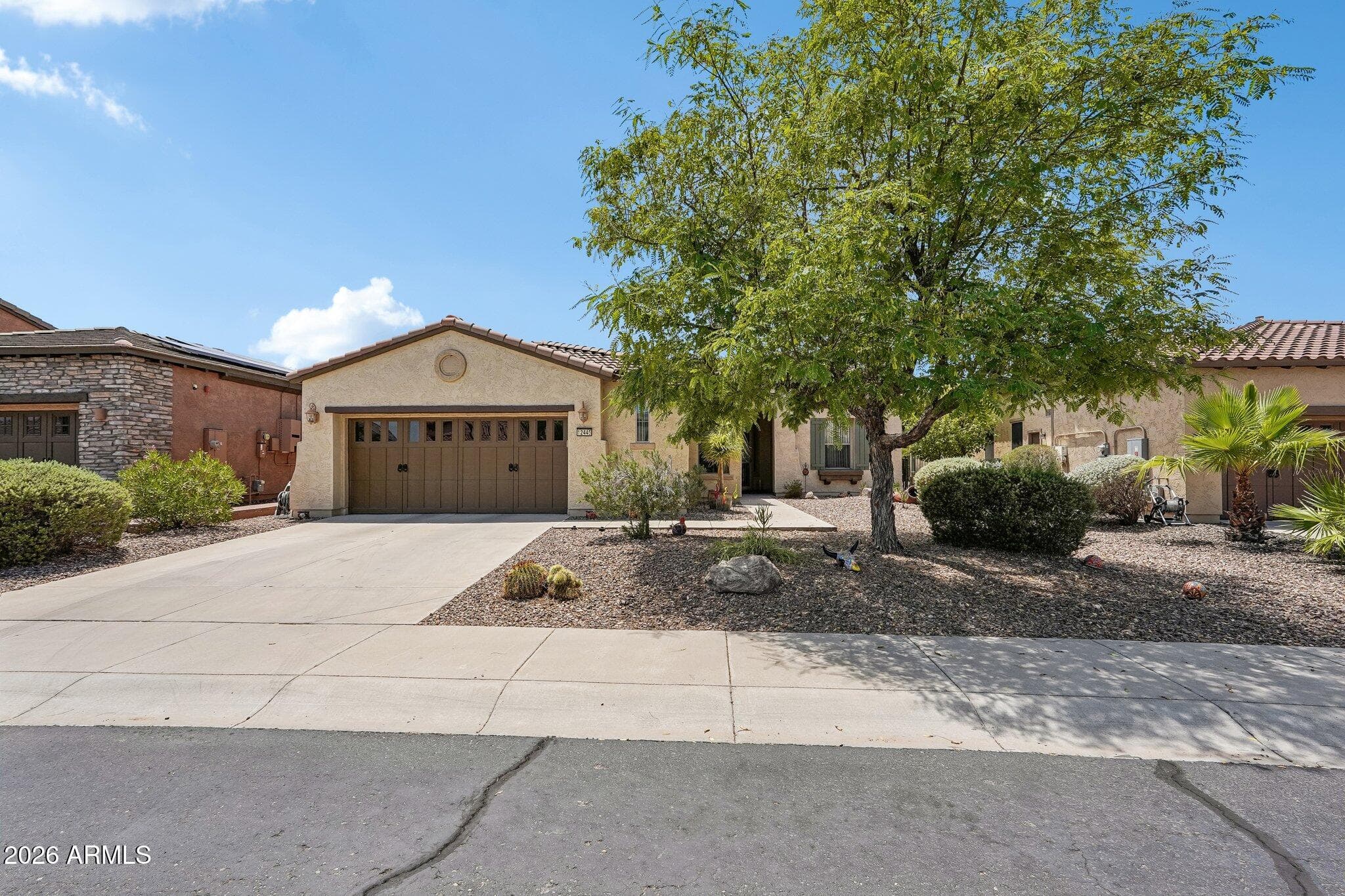 12445 W FETLOCK Trail, Peoria, AZ 85383 — photo 6 of 44