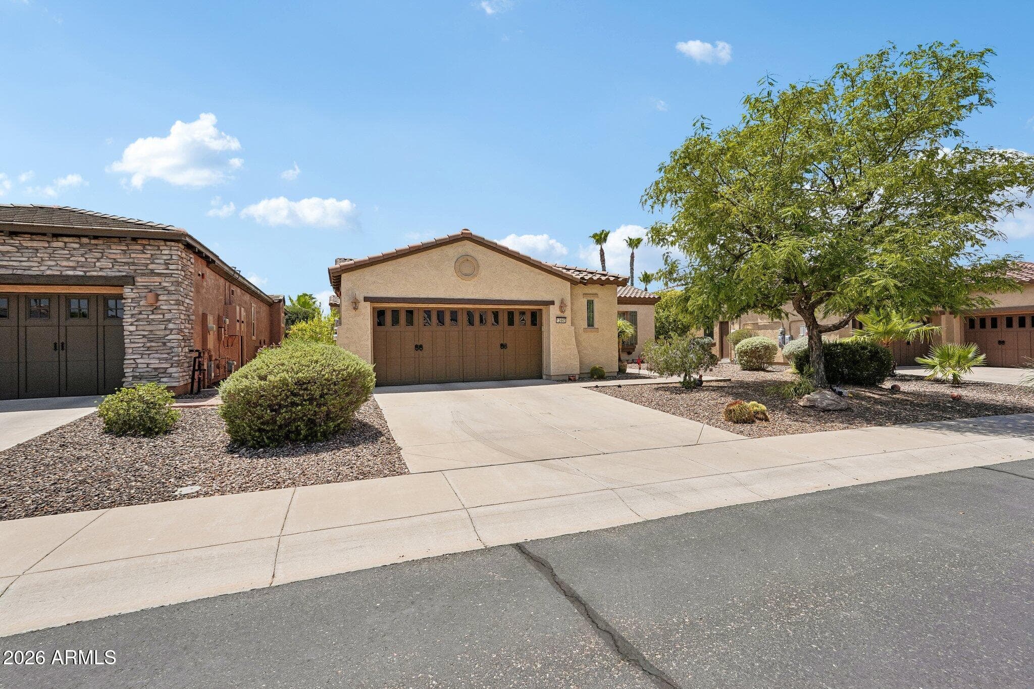 12445 W FETLOCK Trail, Peoria, AZ 85383 — photo 10 of 44