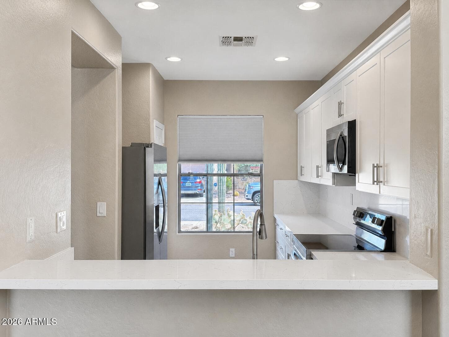2568 W BISBEE Way, Phoenix, AZ 85086 — photo 6 of 35