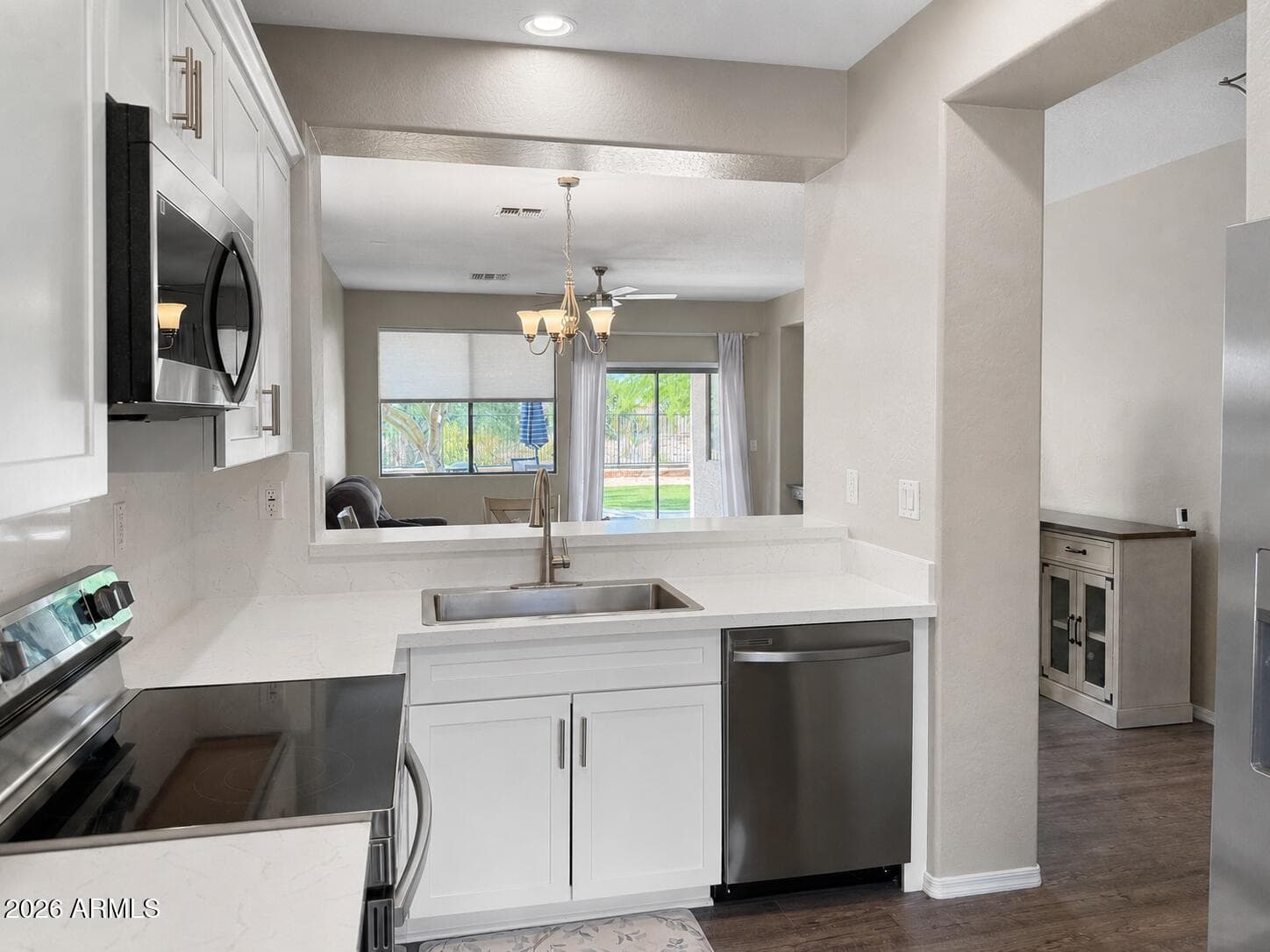 2568 W BISBEE Way, Phoenix, AZ 85086 — photo 4 of 35