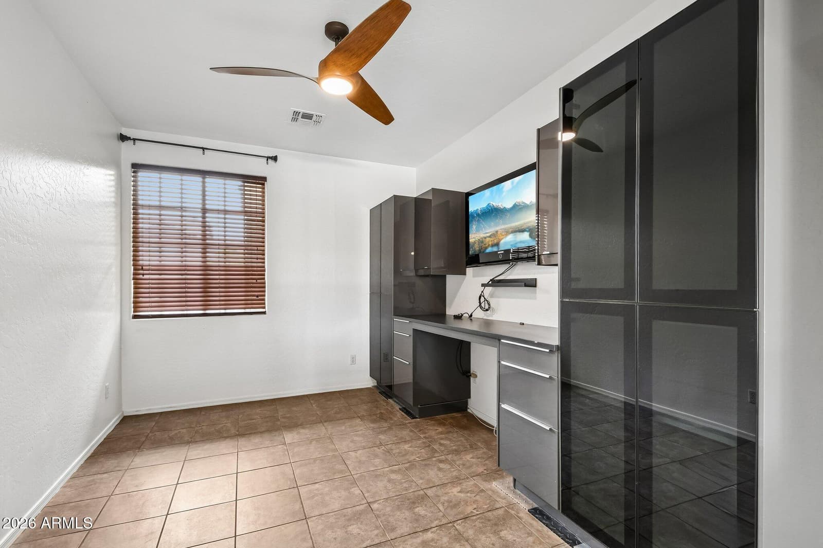 2801 E LINDRICK Drive, Chandler, AZ 85249 — photo 16 of 38