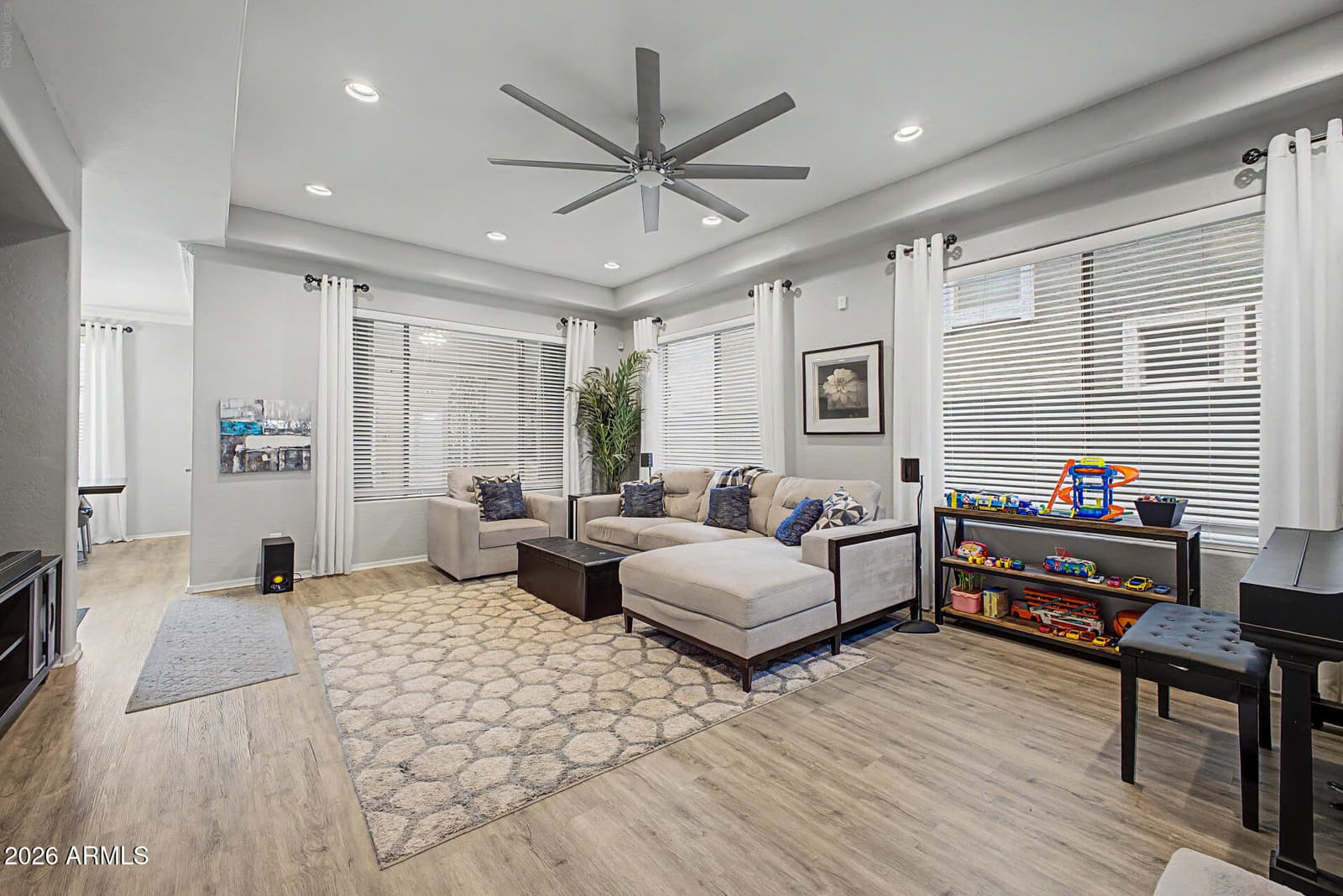 4343 E VAUGHN Avenue, Gilbert, AZ 85234 — photo 8 of 37