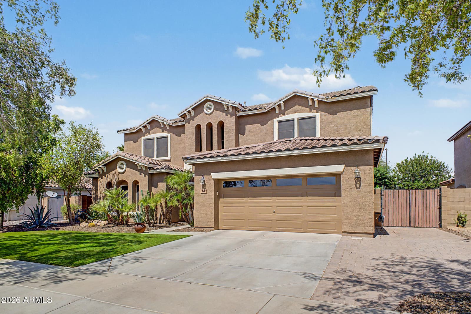 6183 S BANNING Street, Gilbert, AZ 85298 — photo 3 of 54