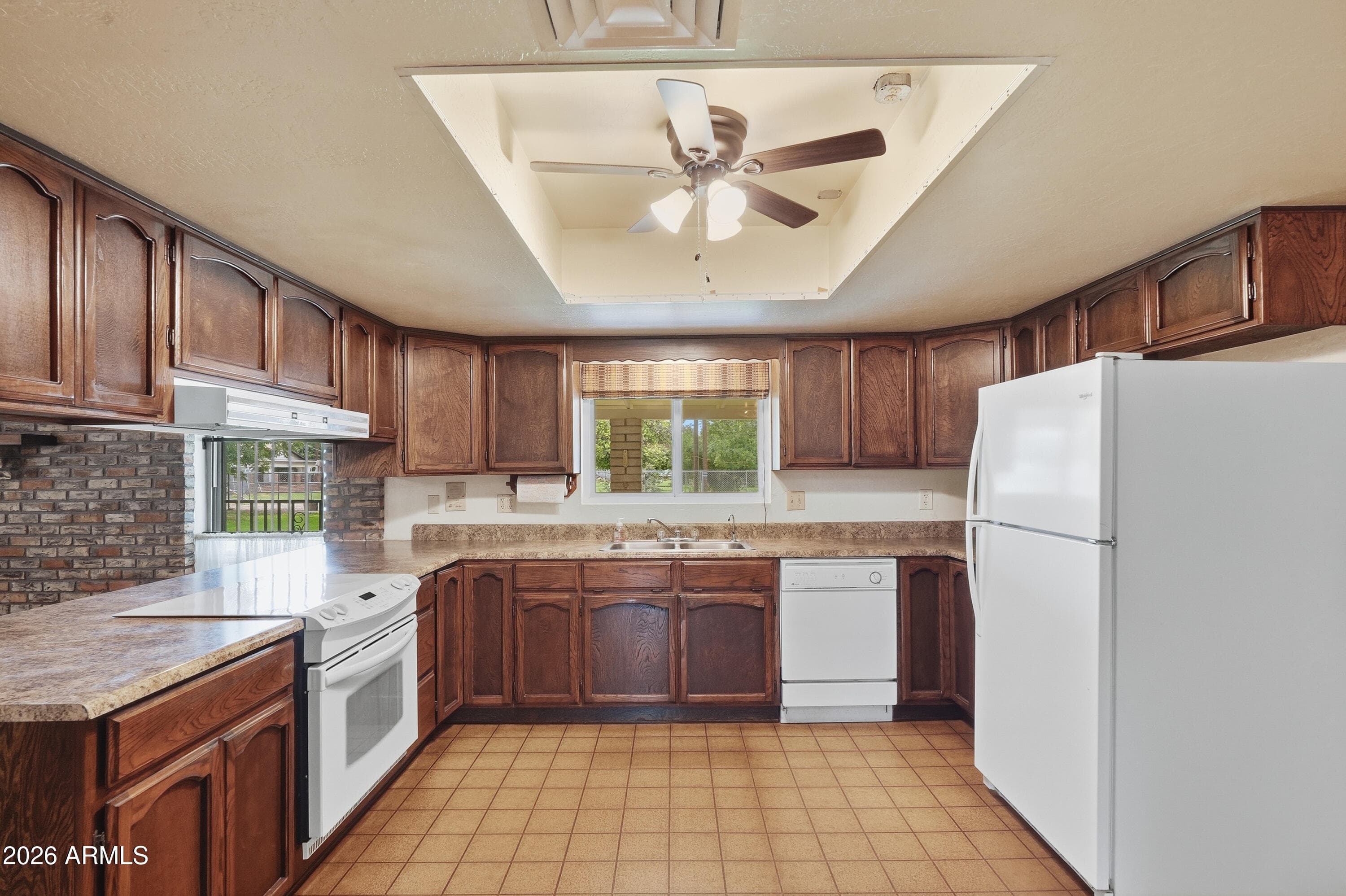 7909 W Country Gables Drive, Peoria, AZ 85381 — photo 11 of 55