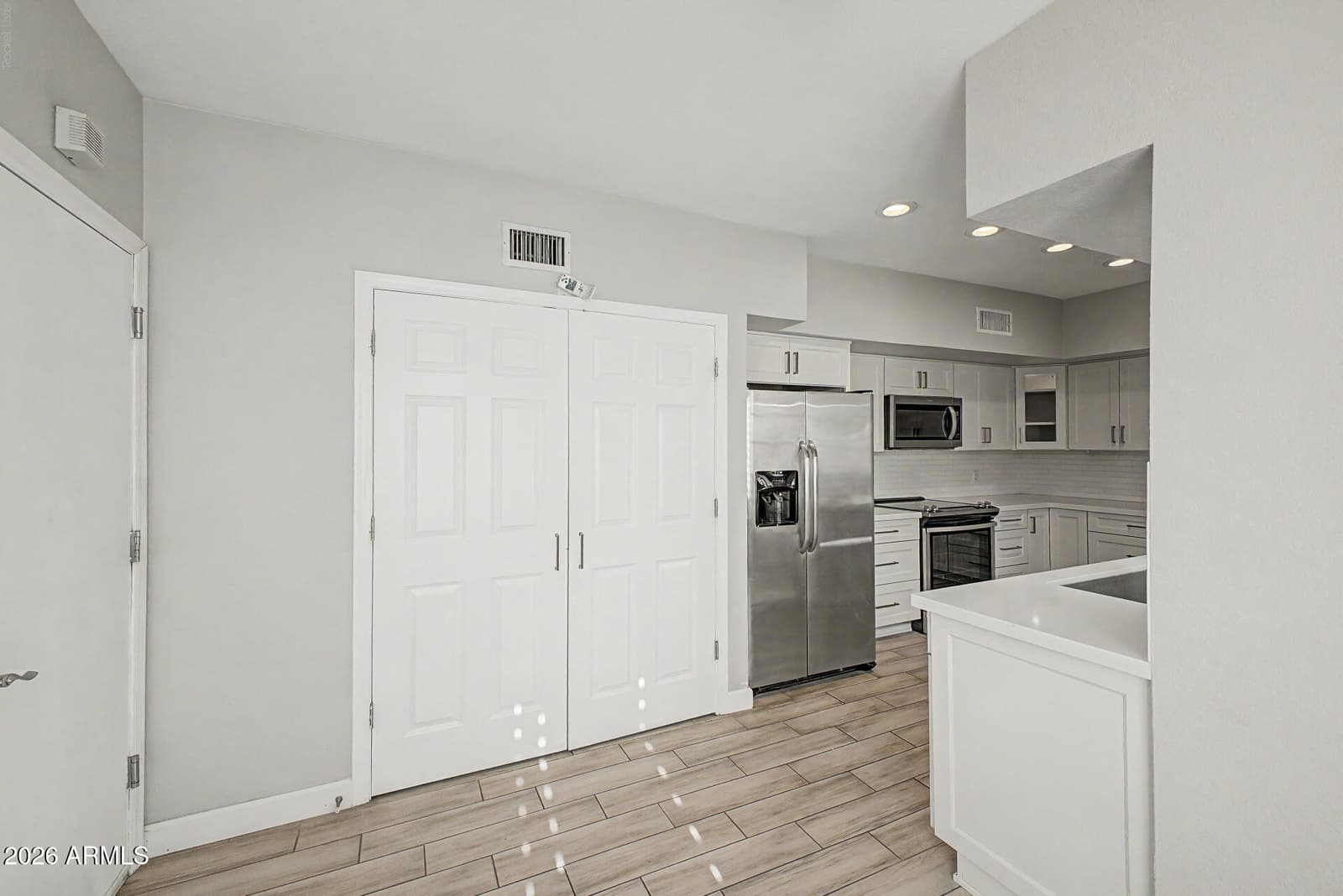 1843 E SARAH Lane, Tempe, AZ 85284 — photo 11 of 32